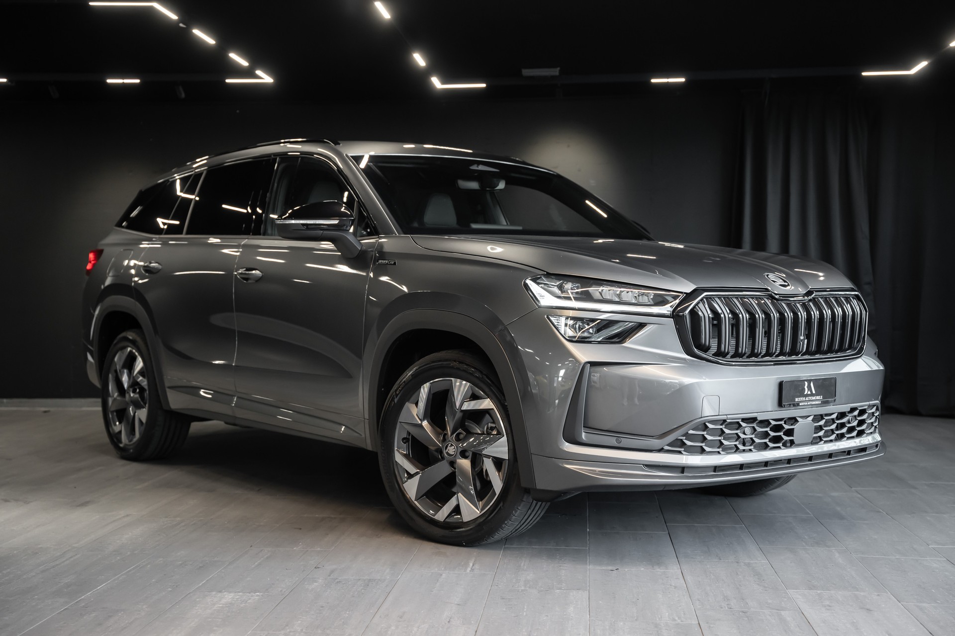 SKODA Kodiaq 2.0 TDI Sportline 4x4 / Neuwagen / Anhängerkupplung / Super Ausstattung / Sitzheizung / uvm..