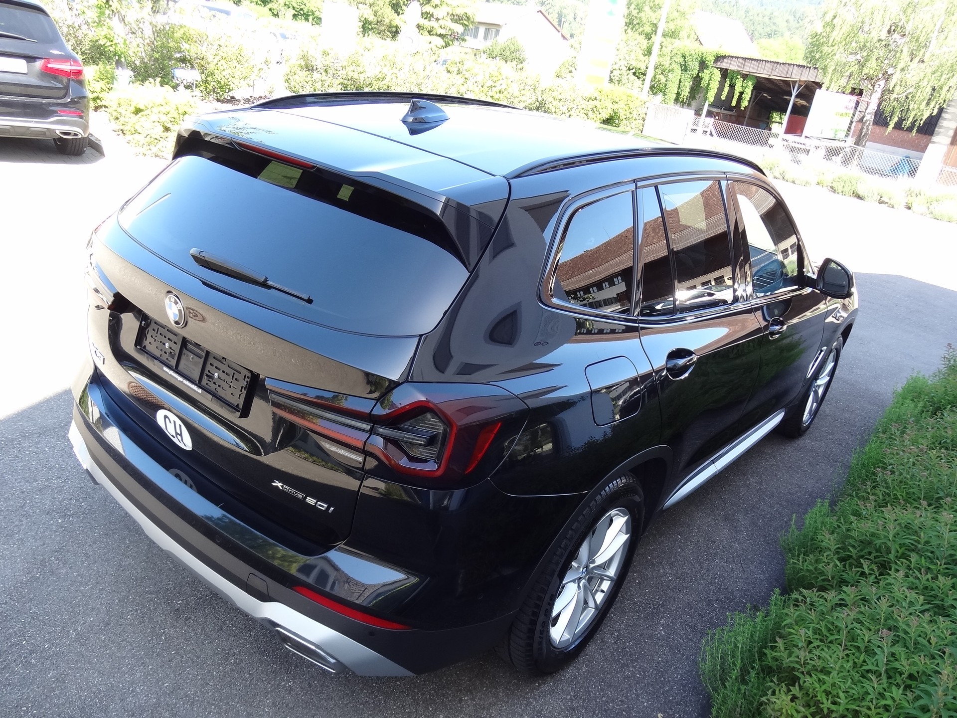 BMW X3 xDrive 20i-showroom-element-3