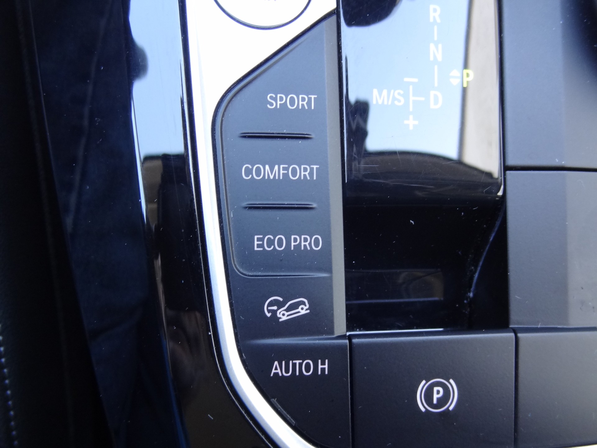 BMW X3 xDrive 20i-image-25
