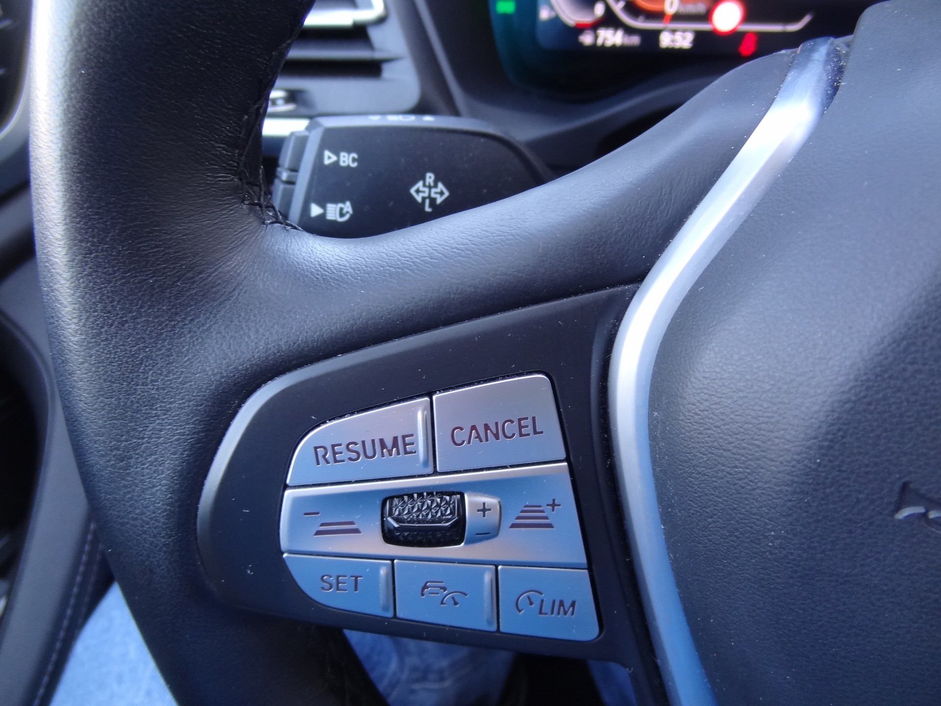 BMW X3 xDrive 20i-image-17