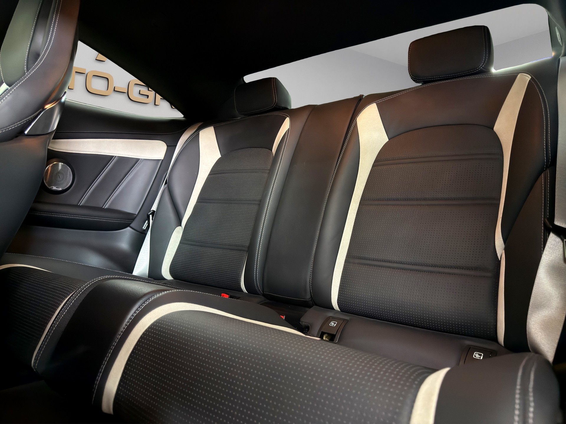 MERCEDES-BENZ C 63 S AMG 9G-tronic Coupé-image-15