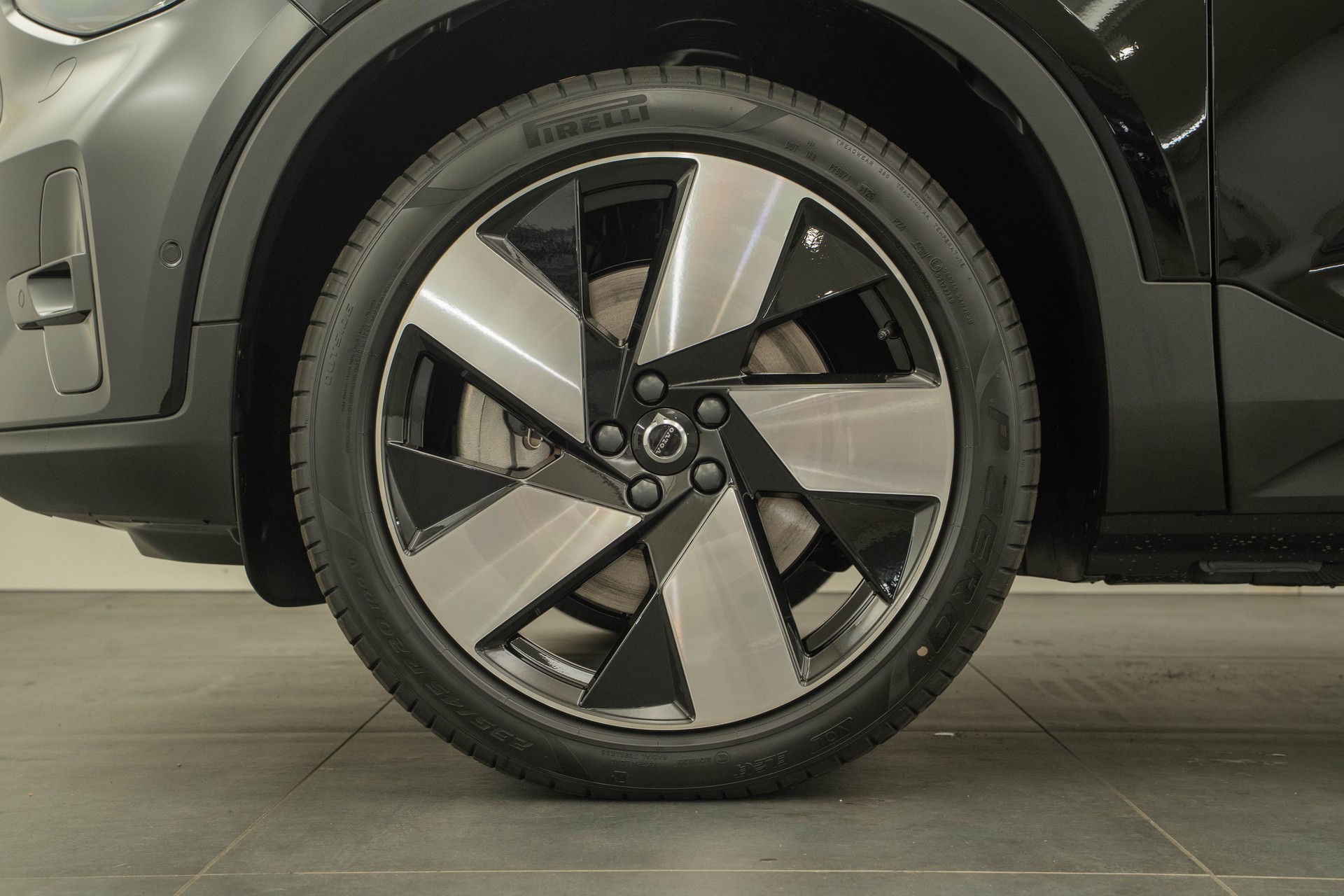 VOLVO EC40 Twin XCENTRIC Edition AWD-image-14