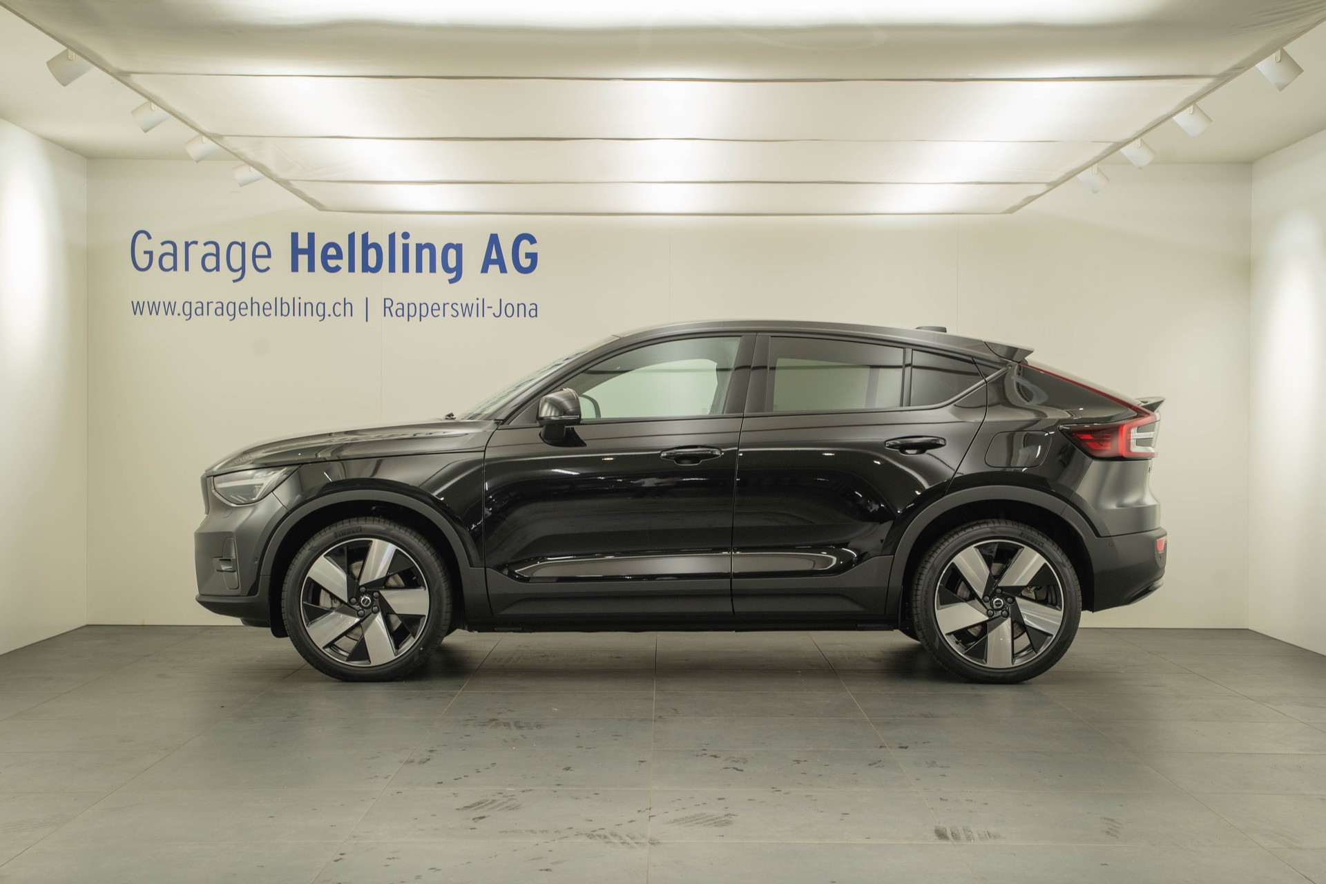 VOLVO EC40 Twin XCENTRIC Edition AWD-showroom-element-2