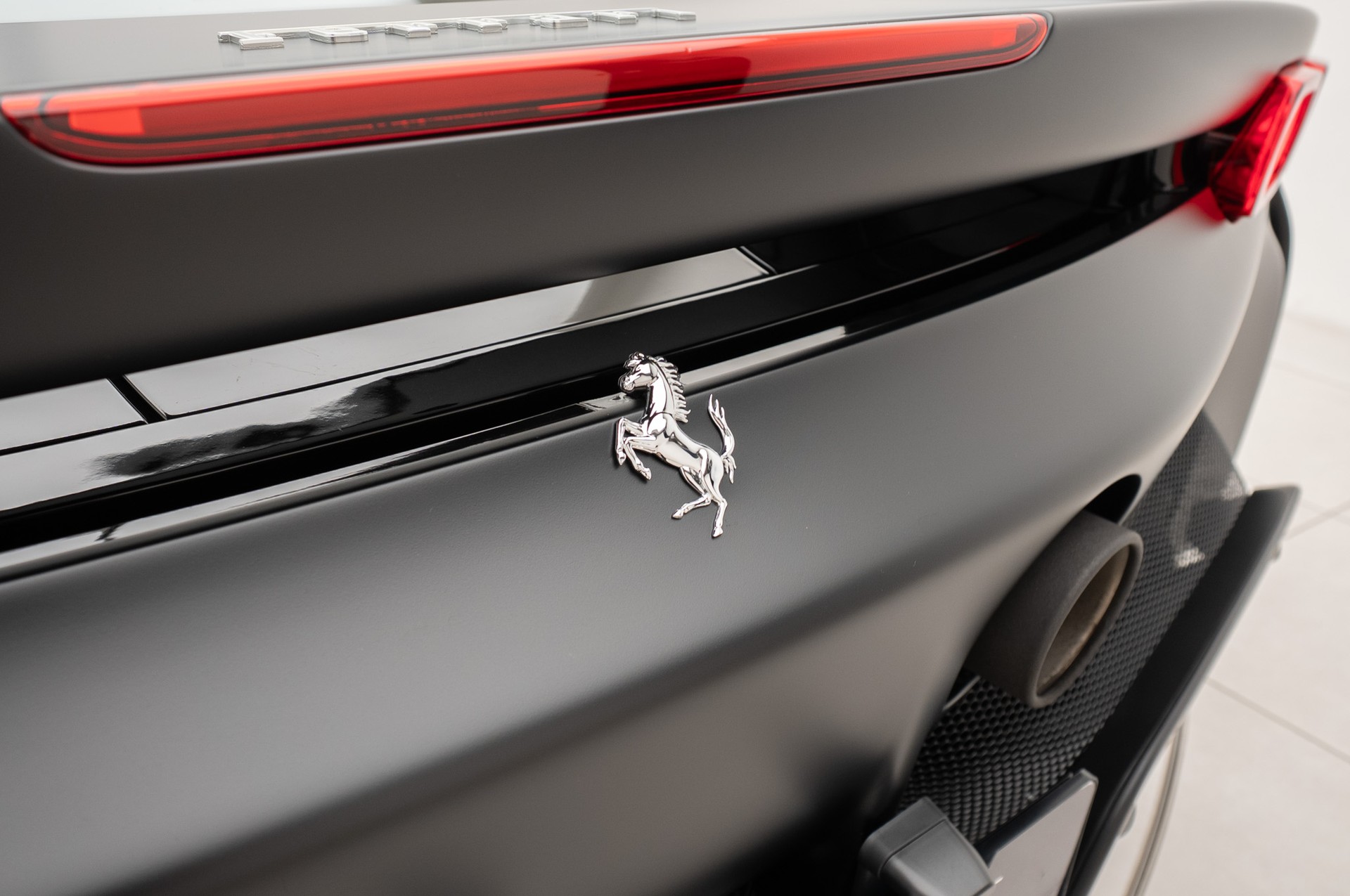 FERRARI SF90 Spider-image-15