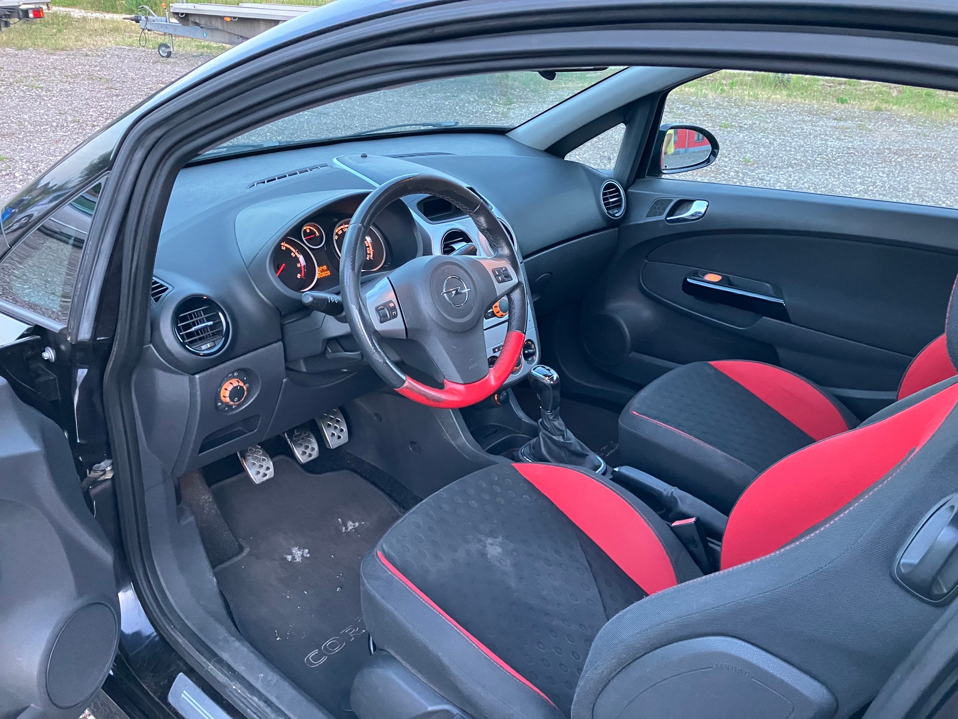 OPEL Corsa 1.6 Turbo GSi-image-4