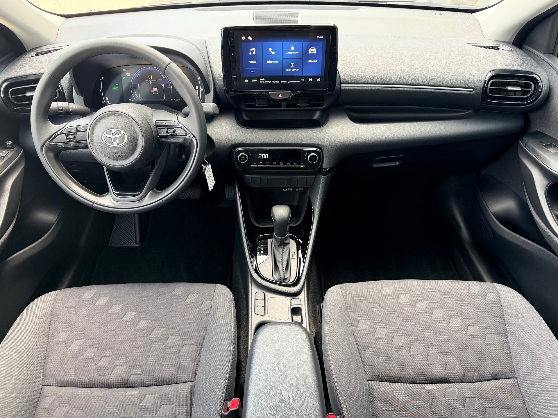 TOYOTA Yaris 1.5 Trend e-CVT-image-9