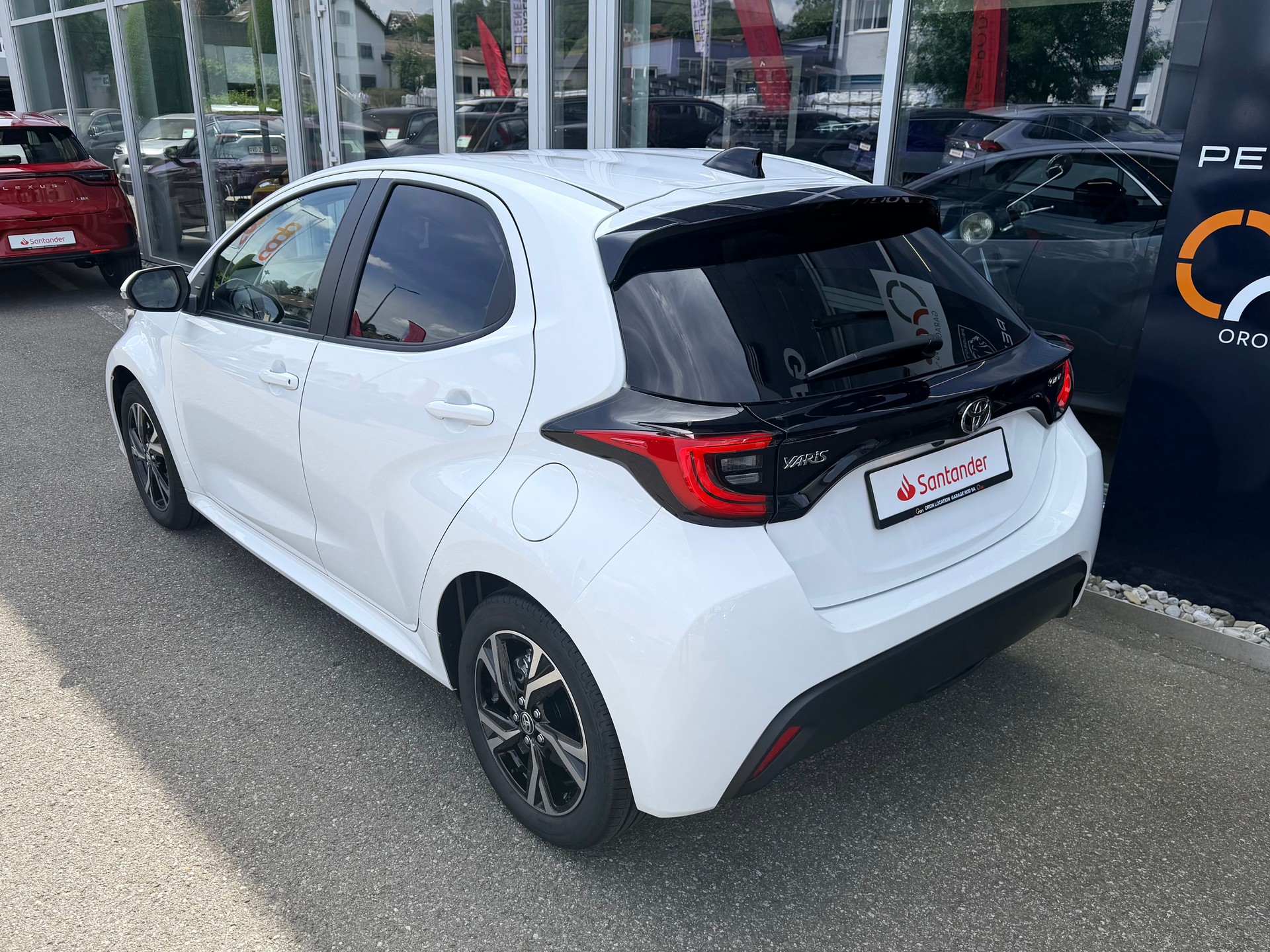 TOYOTA Yaris 1.5 Trend e-CVT-showroom-element-3