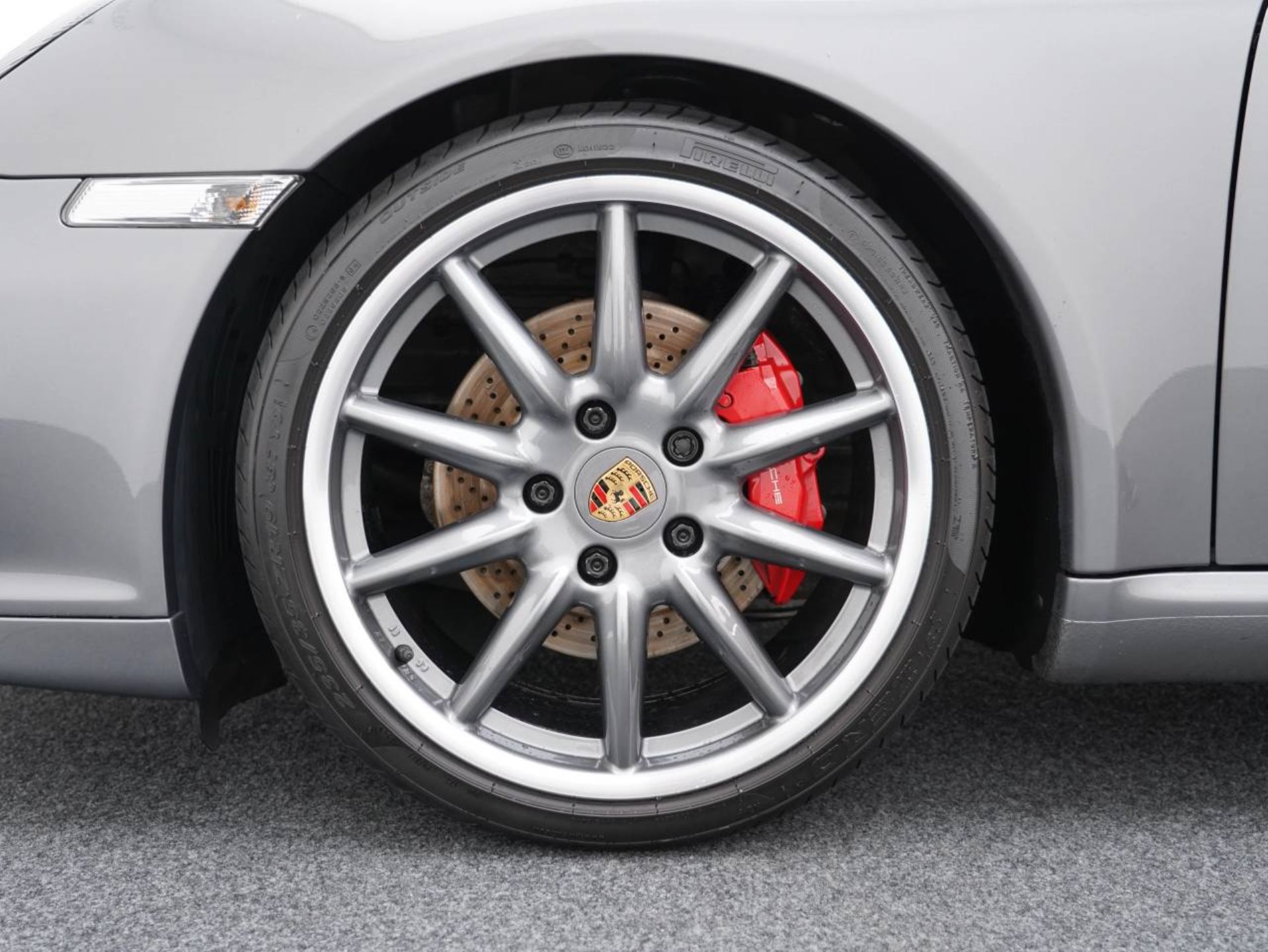 PORSCHE 911 Carrera S Coupé-image-10