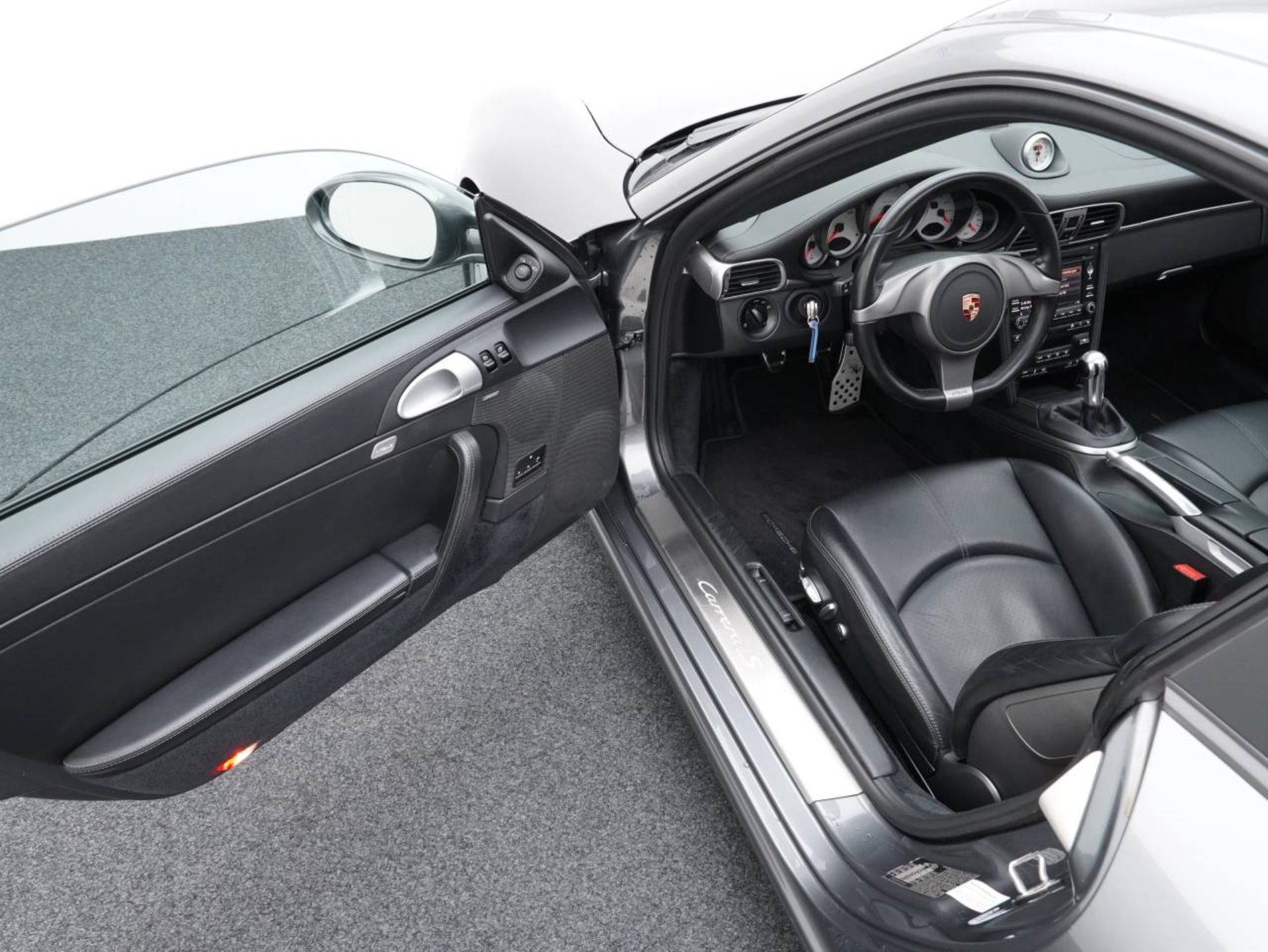 PORSCHE 911 Carrera S Coupé-showroom-element-3