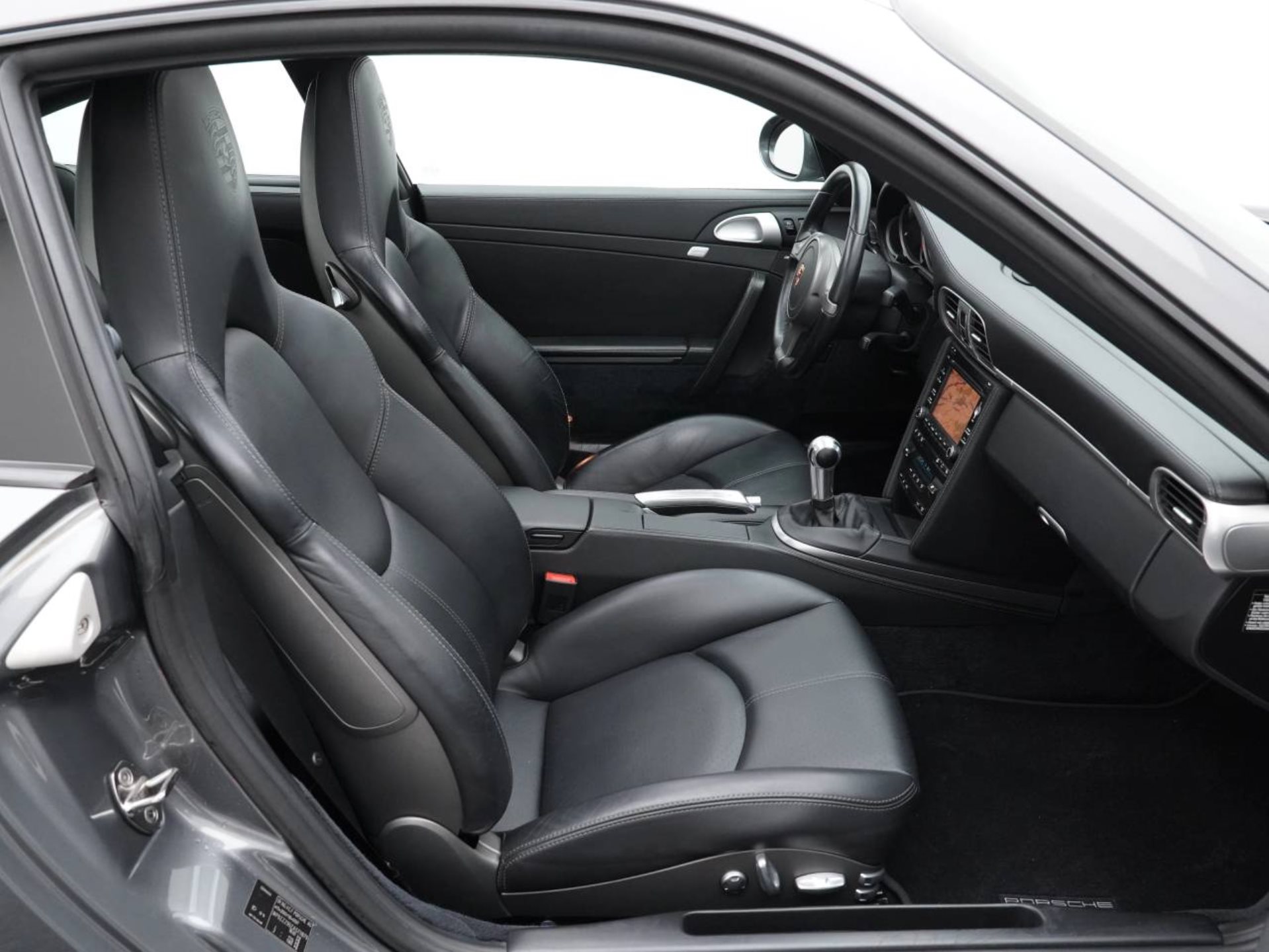 PORSCHE 911 Carrera S Coupé-image-24