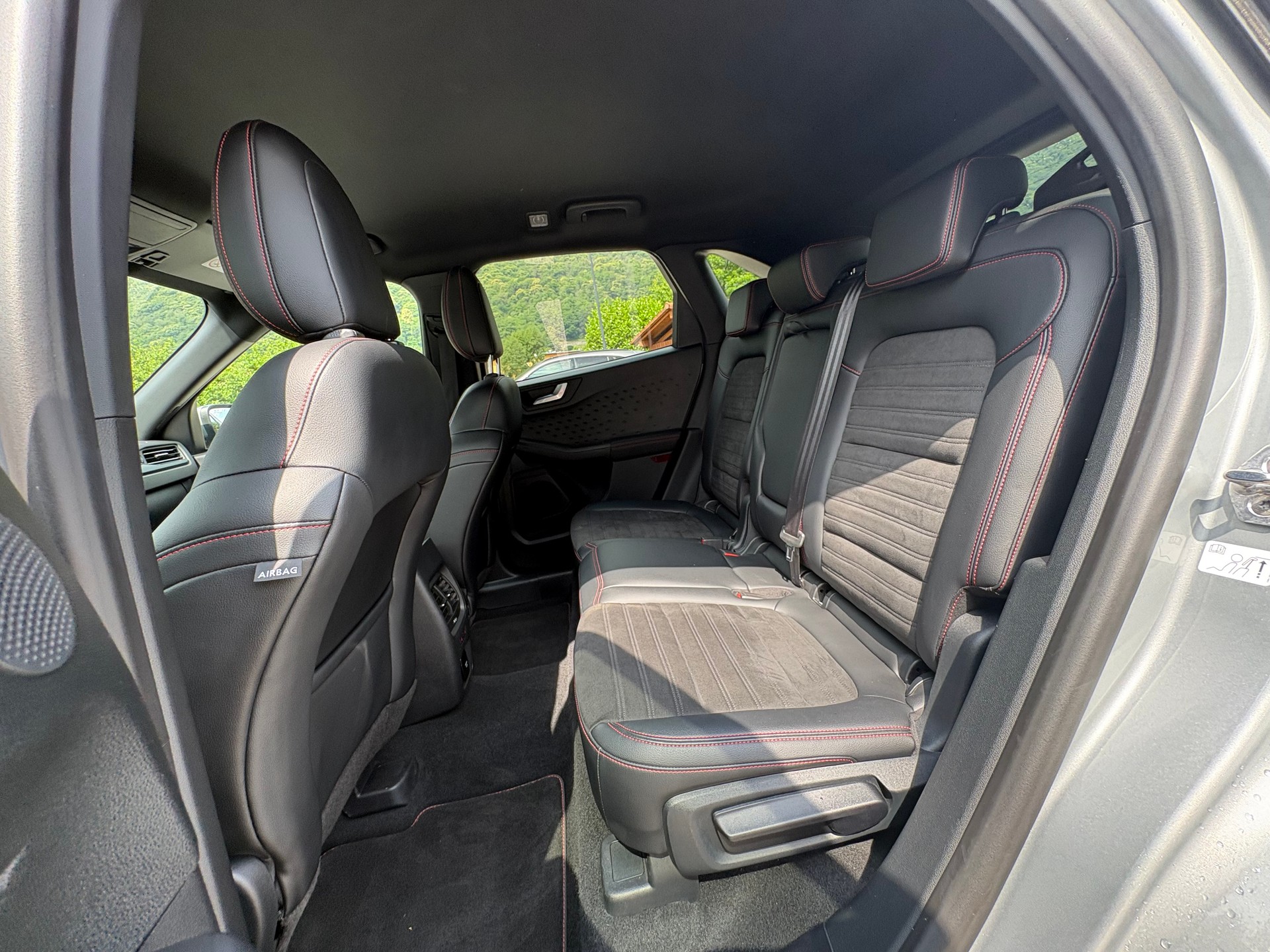 FORD Kuga 2.0 TDCi EcoBlue ST-Line 4WD Automat-image-12