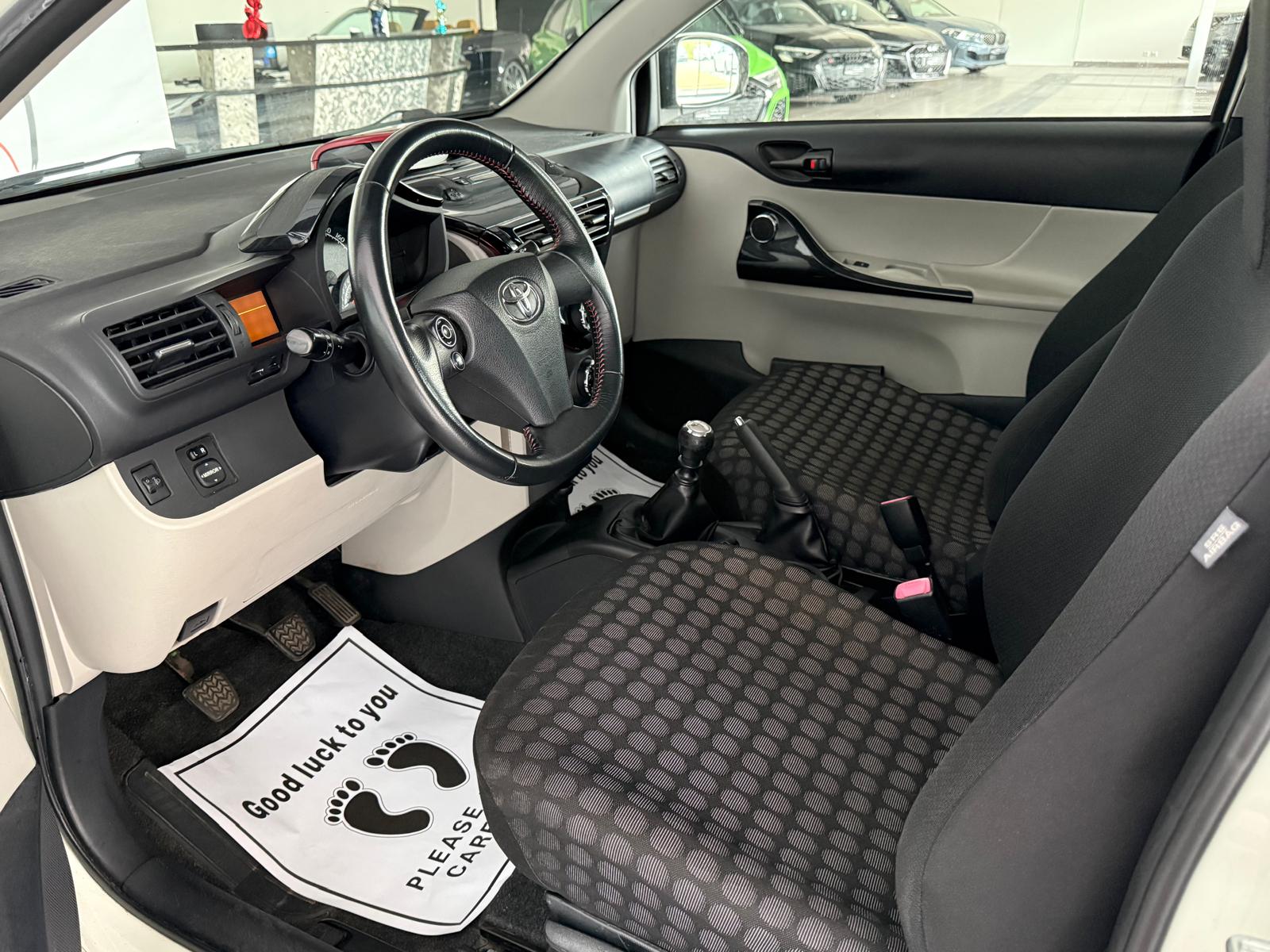TOYOTA iQ 1.0 VVT-i Linea Luna-image-8
