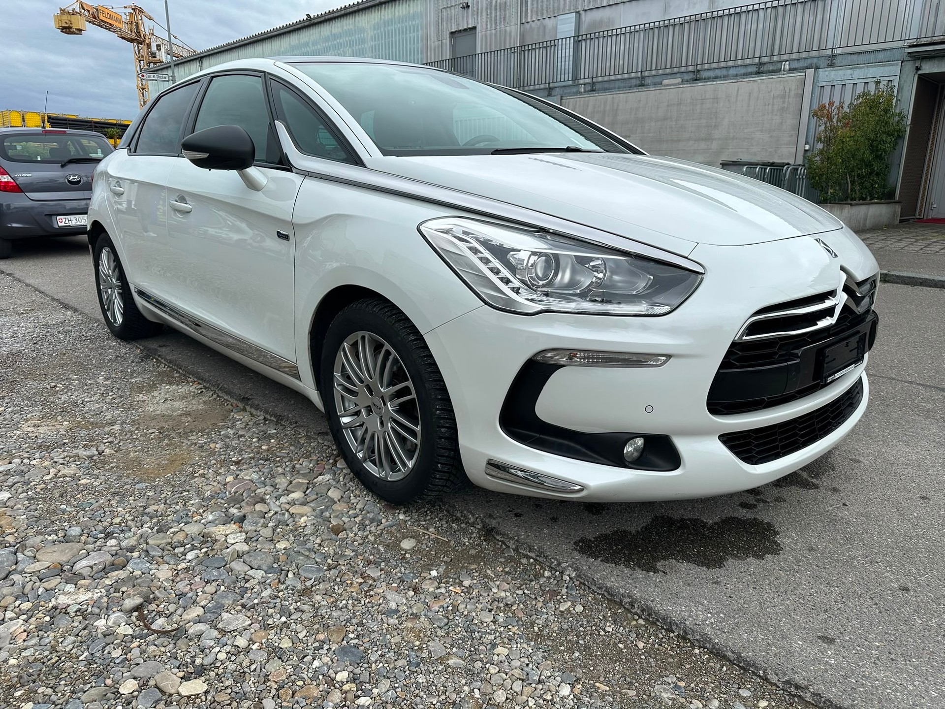 DS AUTOMOBILES DS5 HYbrid4 200 SO Chic EGS6-showroom-element-3
