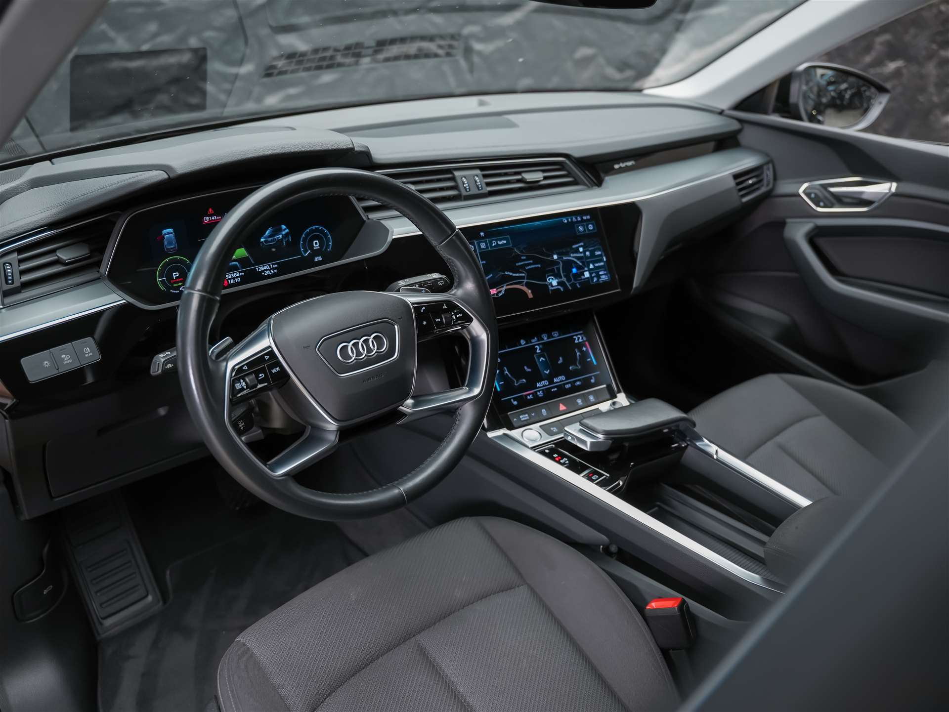 AUDI e-tron 50 Advanced Attraction quattro *Head Up Display*360° Kamera*Sitzheizung*-image-8