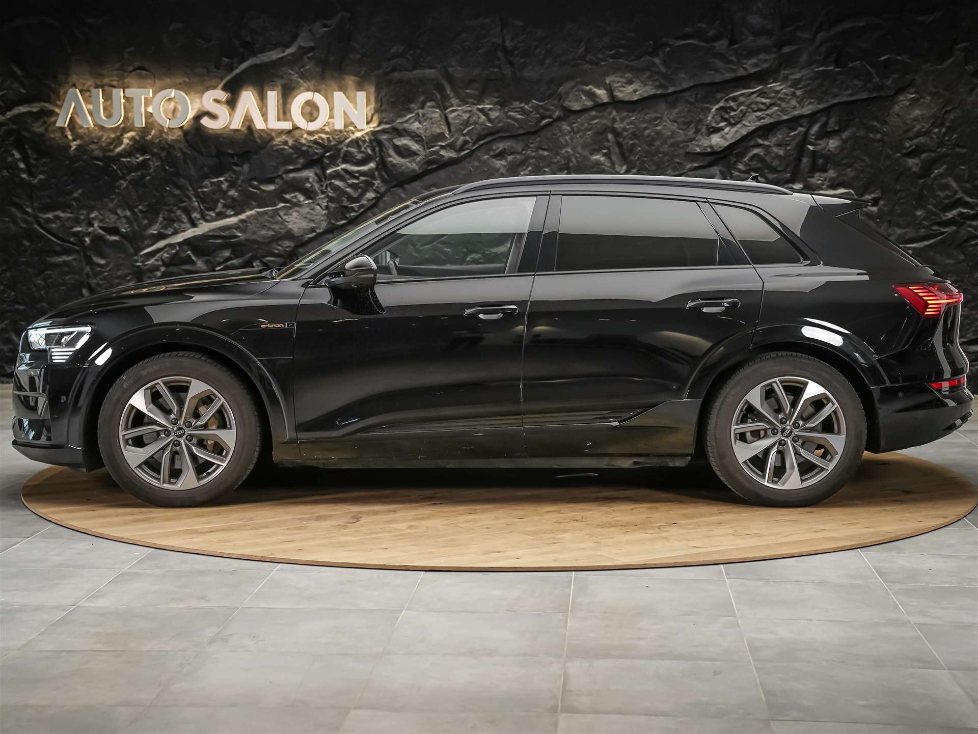 AUDI e-tron 50 Advanced Attraction quattro *Head Up Display*360° Kamera*Sitzheizung*-showroom-element-2