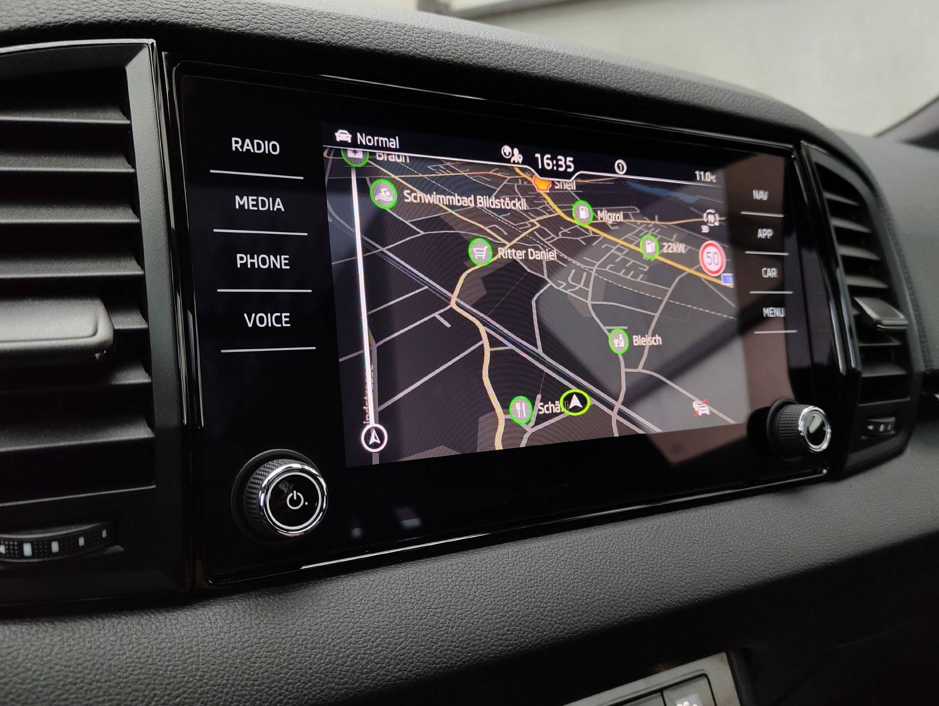 SKODA Karoq 2.0 TSI SportLine 4x4 DSG-image-7
