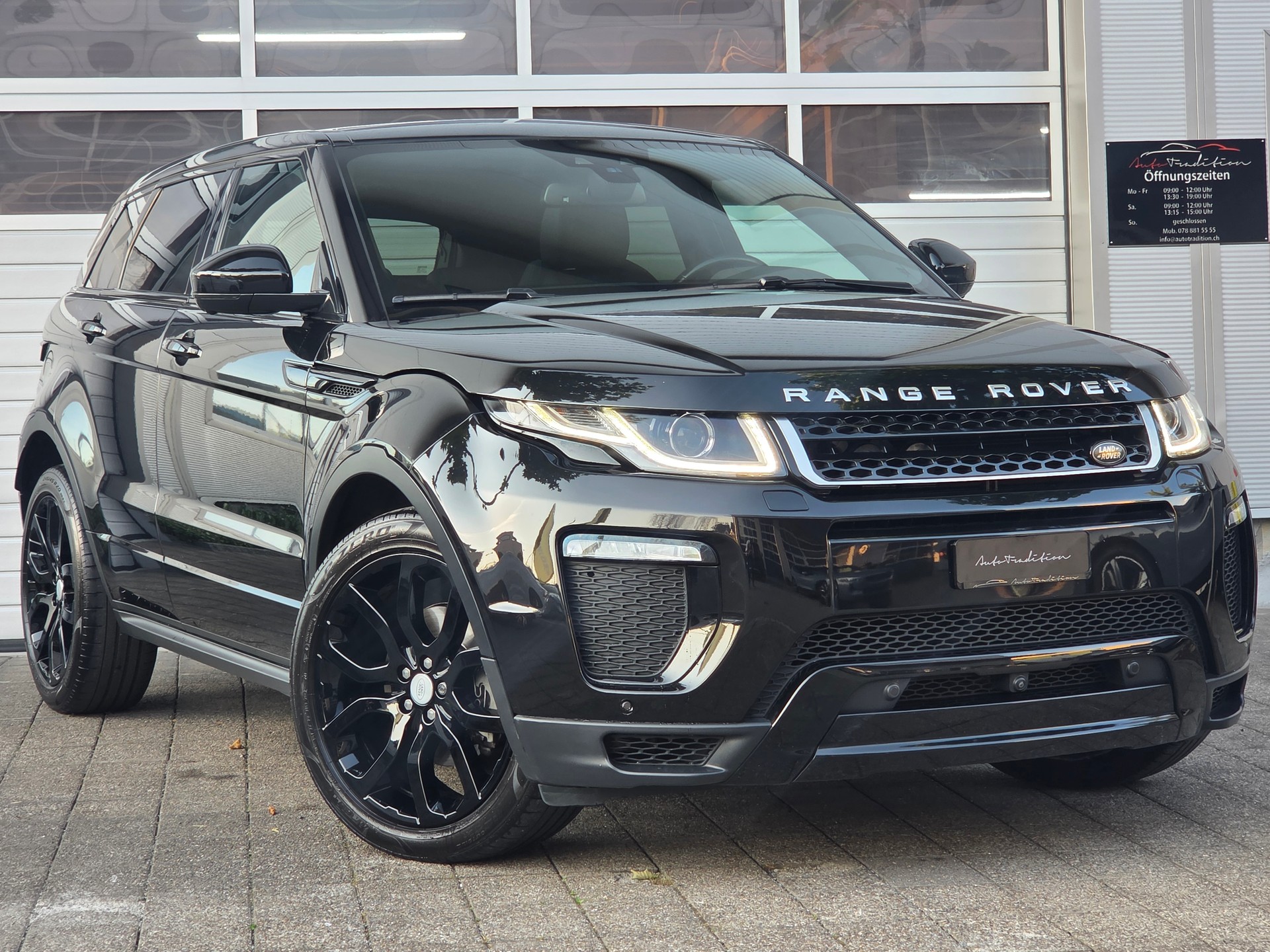 LAND ROVER Range Rover Evoque 2.0 TD4 HSE Dynamic ** BLACK EDITION -PANORAMADACH -MERDIAN SOUND -360° KAMERAS -KEYLESS -SPURASSIS.**