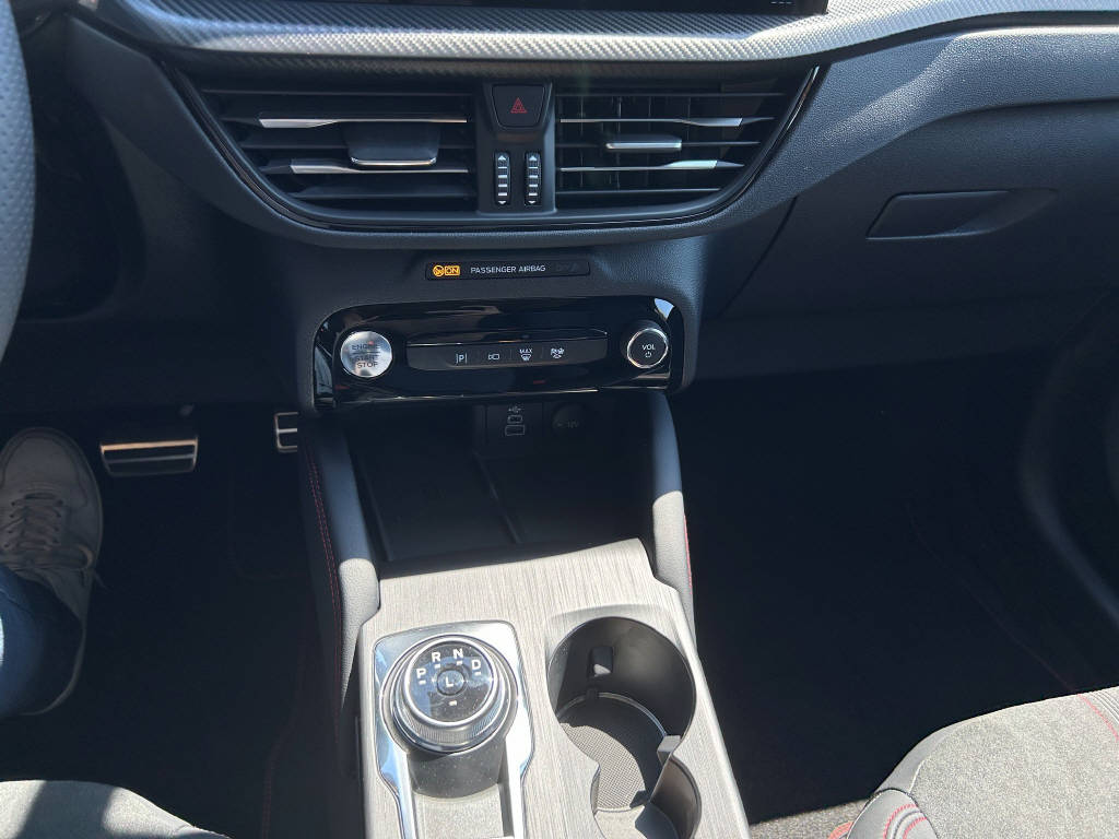 FORD Kuga 2.5 Hybrid ST-Line X 4x4 **Black Edition**-image-9