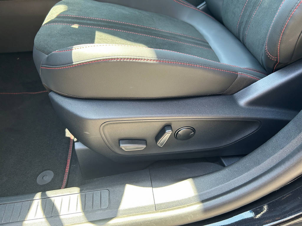 FORD Kuga 2.5 Hybrid ST-Line X 4x4 **Black Edition**-image-10