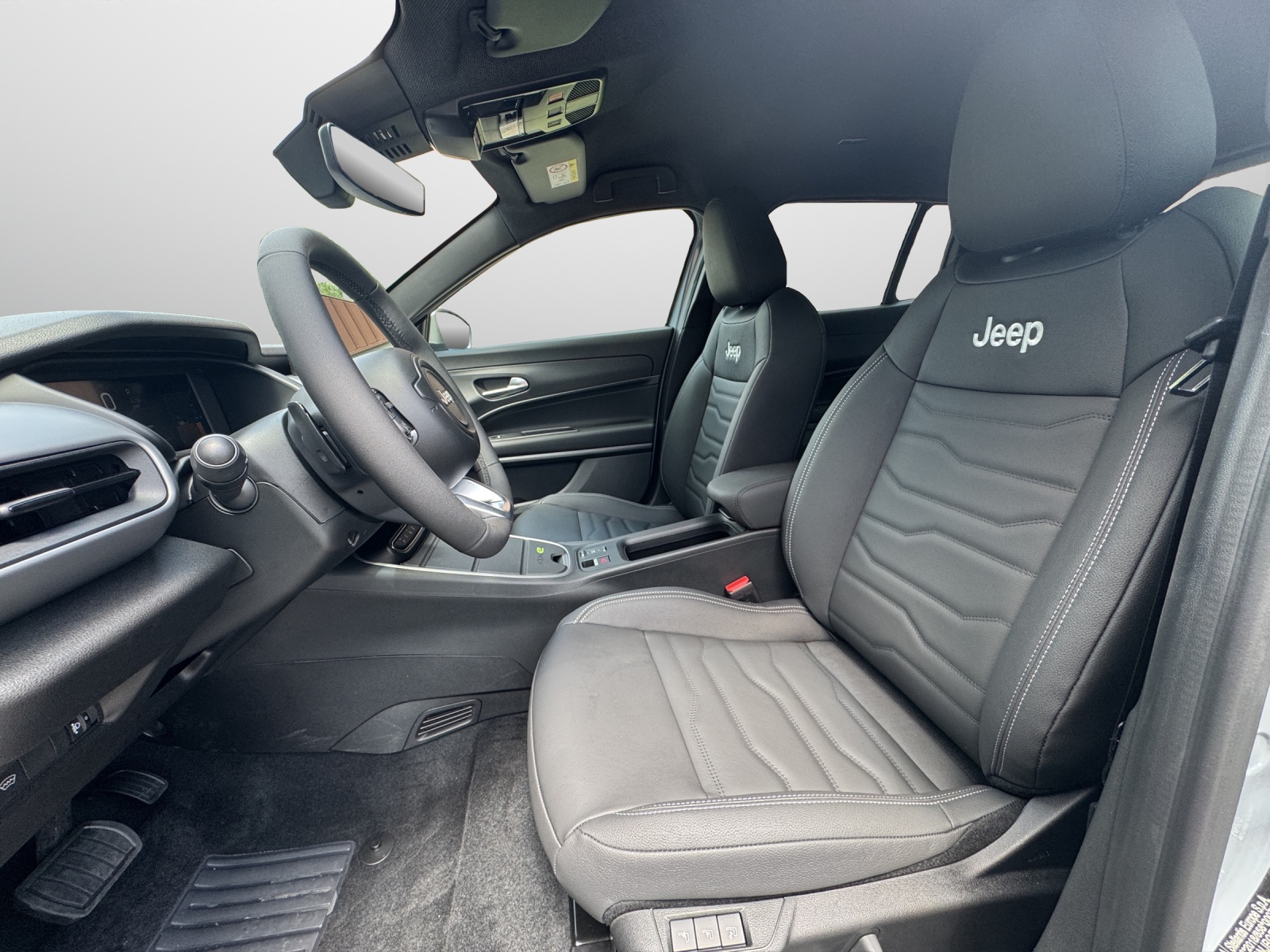 JEEP Avenger 1.2 MHEV Overland 4xe-image-4