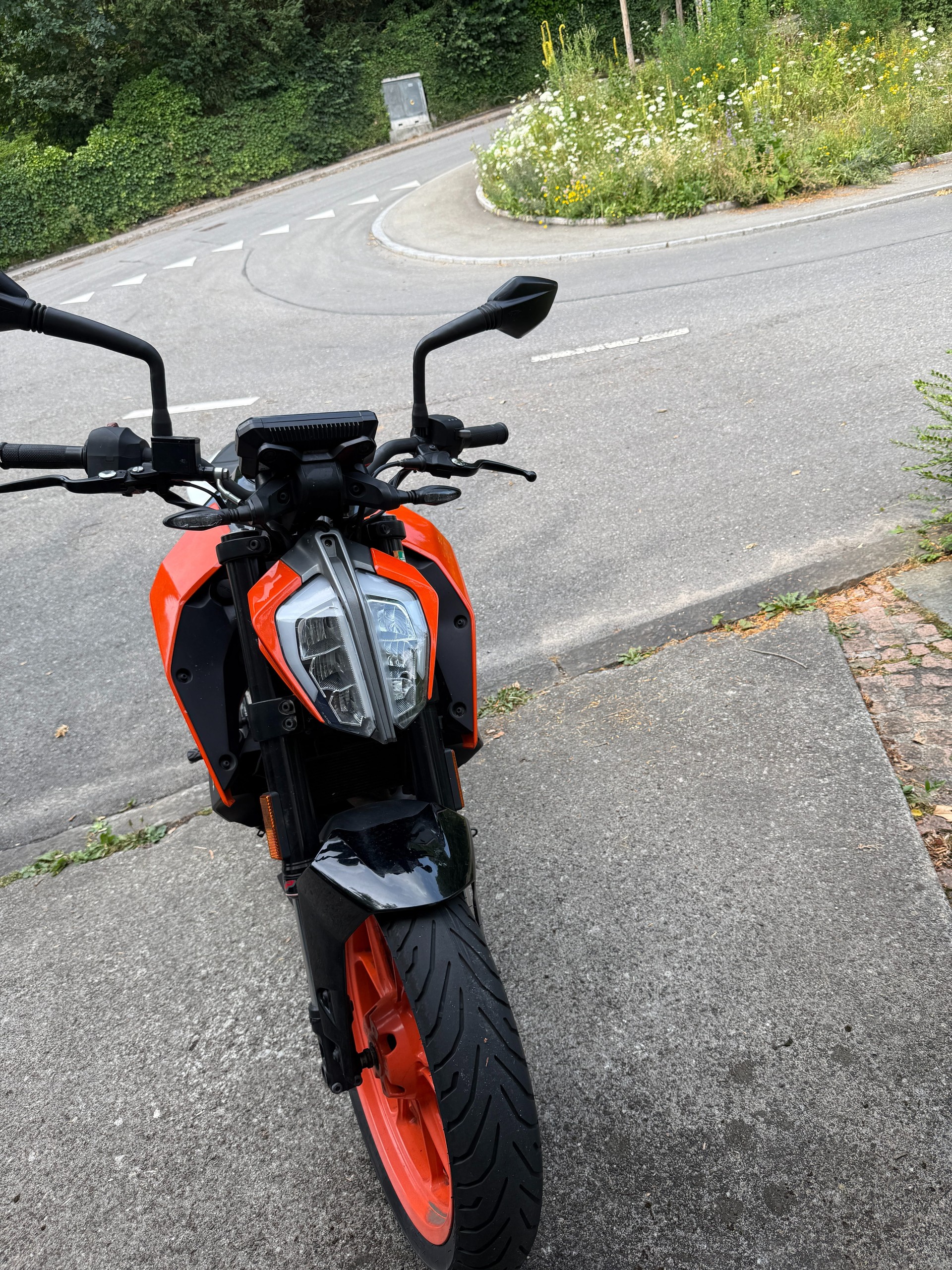 KTM 390 Duke-image-3