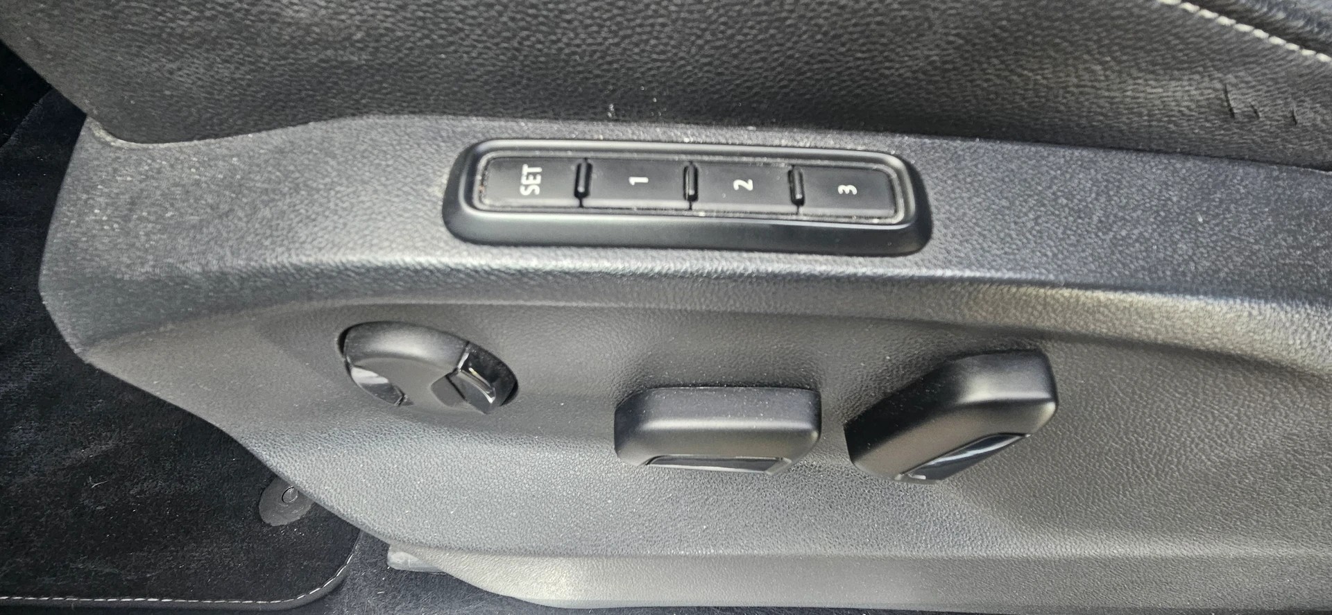 VW Tiguan 2.0 TDI SCR Highline 4Motion DSG-image-12