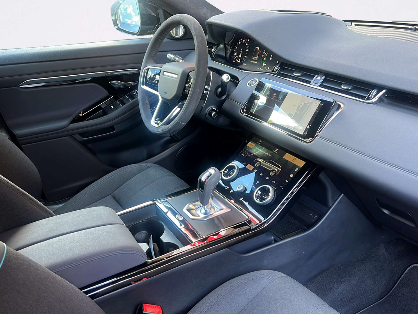 LAND ROVER Range Rover Evoque P 300e R-Dynamc T8-image-1