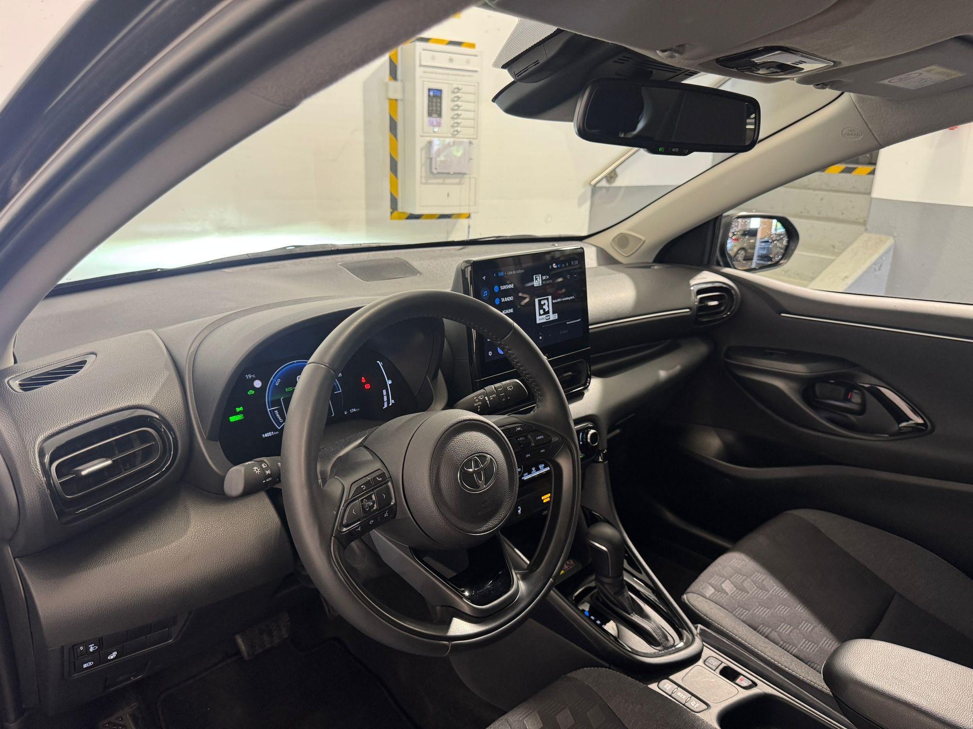 TOYOTA Yaris 1.5 VVT-i HSD Trend-image-5