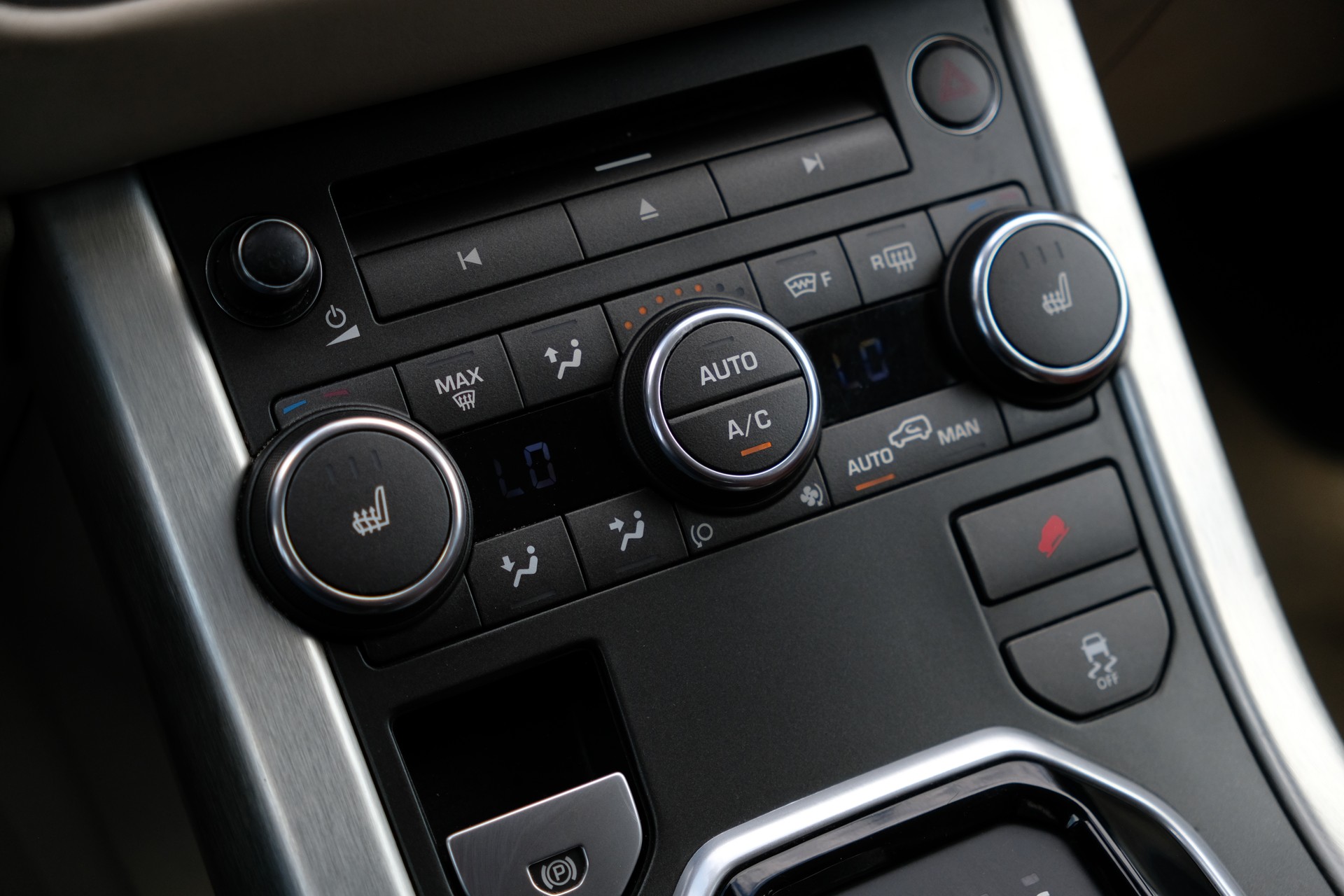LAND ROVER Range Rover Evoque 2.0 Si4 Dynamic AT6-image-17