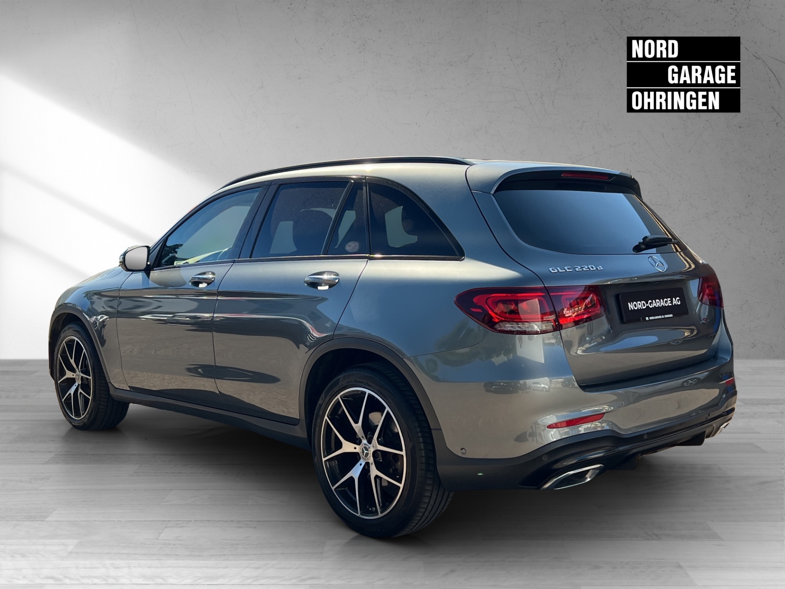 MERCEDES-BENZ GLC 220 d AMG Line 4Matic-showroom-element-2