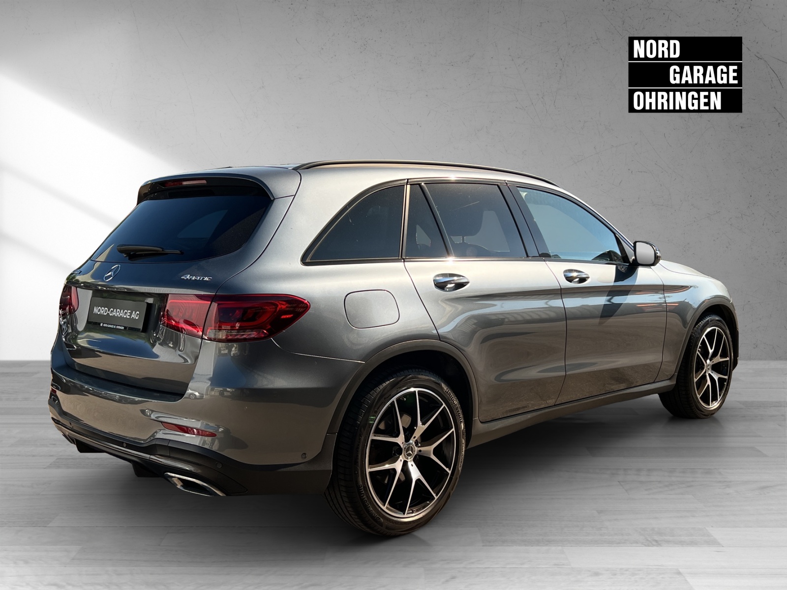 MERCEDES-BENZ GLC 220 d AMG Line 4Matic-image-4