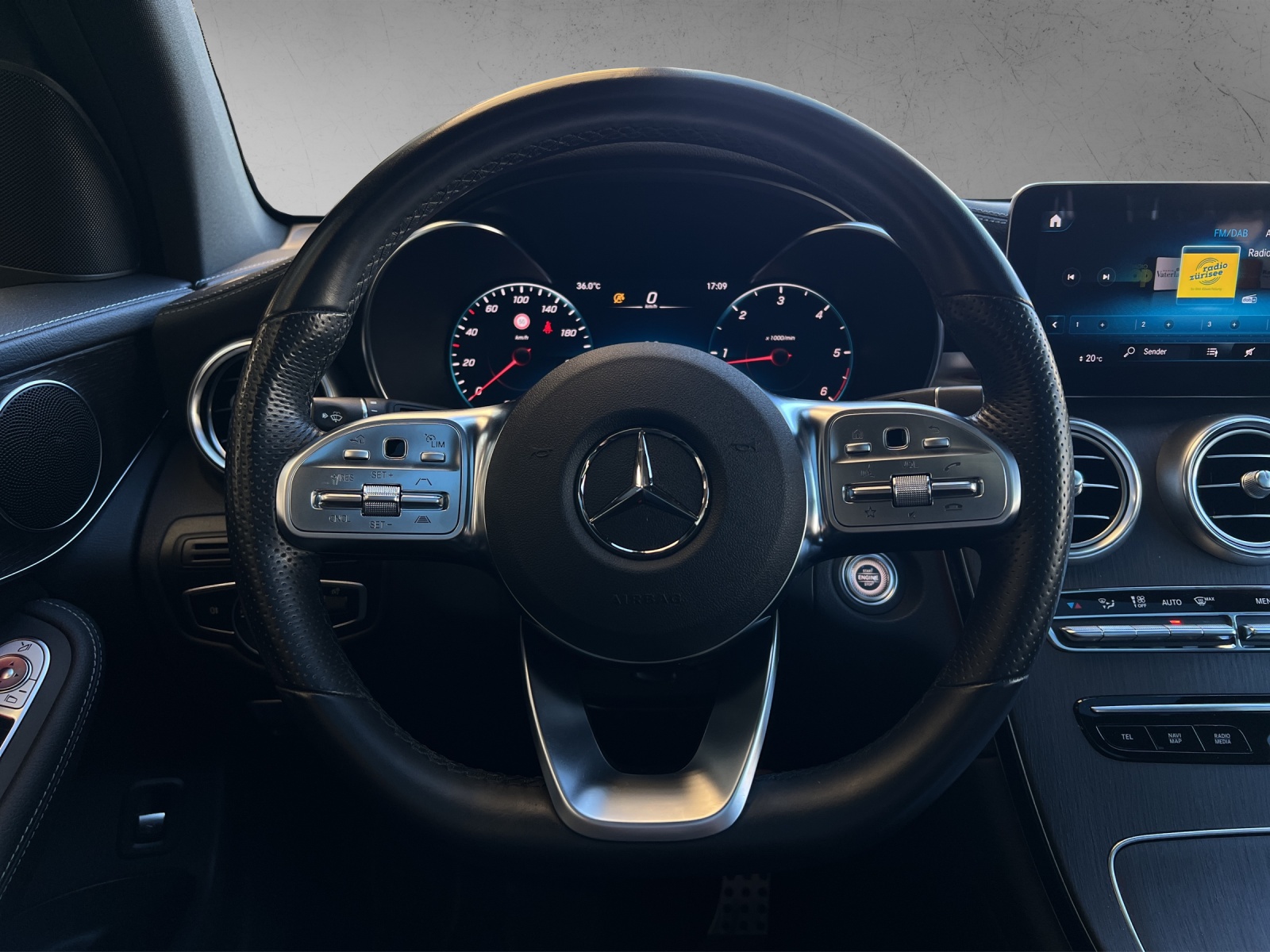 MERCEDES-BENZ GLC 220 d AMG Line 4Matic-image-8