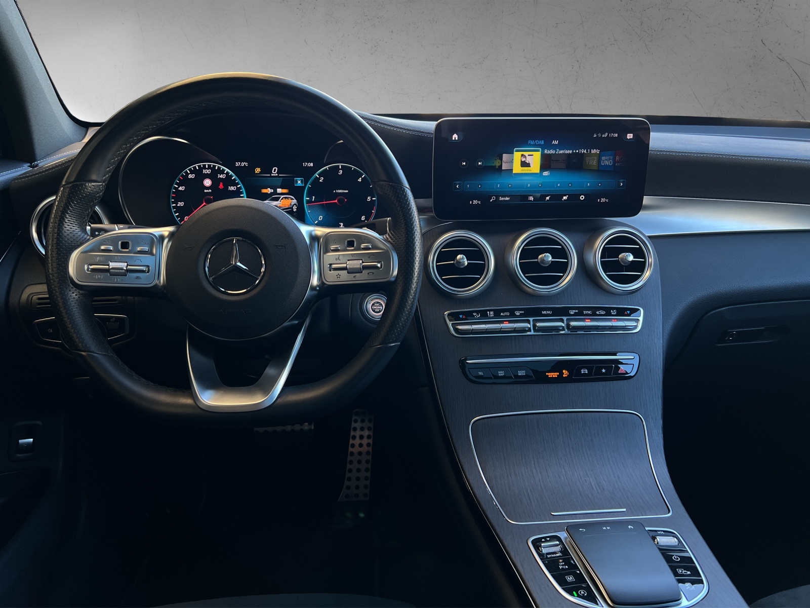 MERCEDES-BENZ GLC 220 d AMG Line 4Matic-image-7