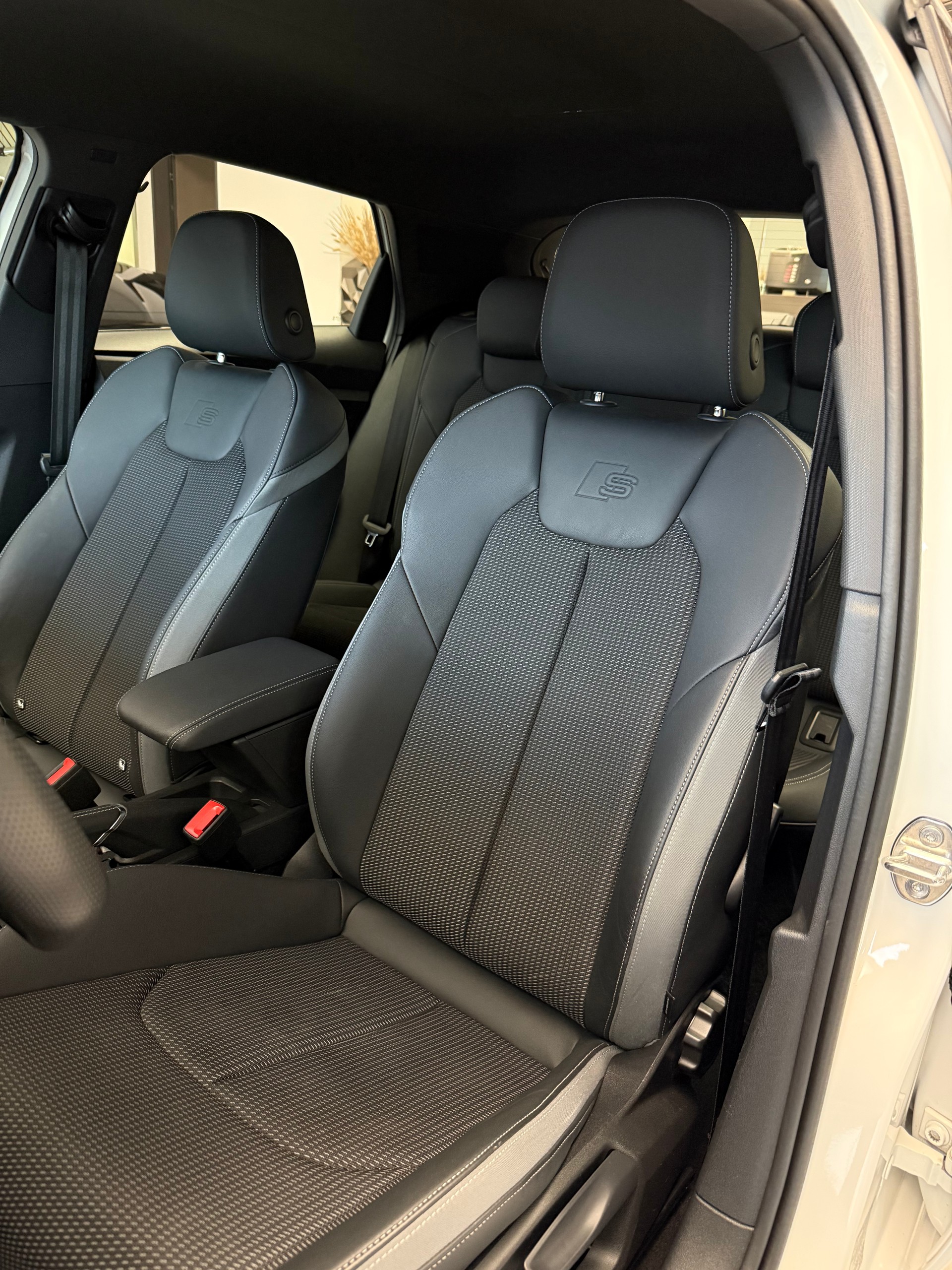 AUDI A1 Sportback 30 TFSI S-Line Attraction S-tronic-image-5