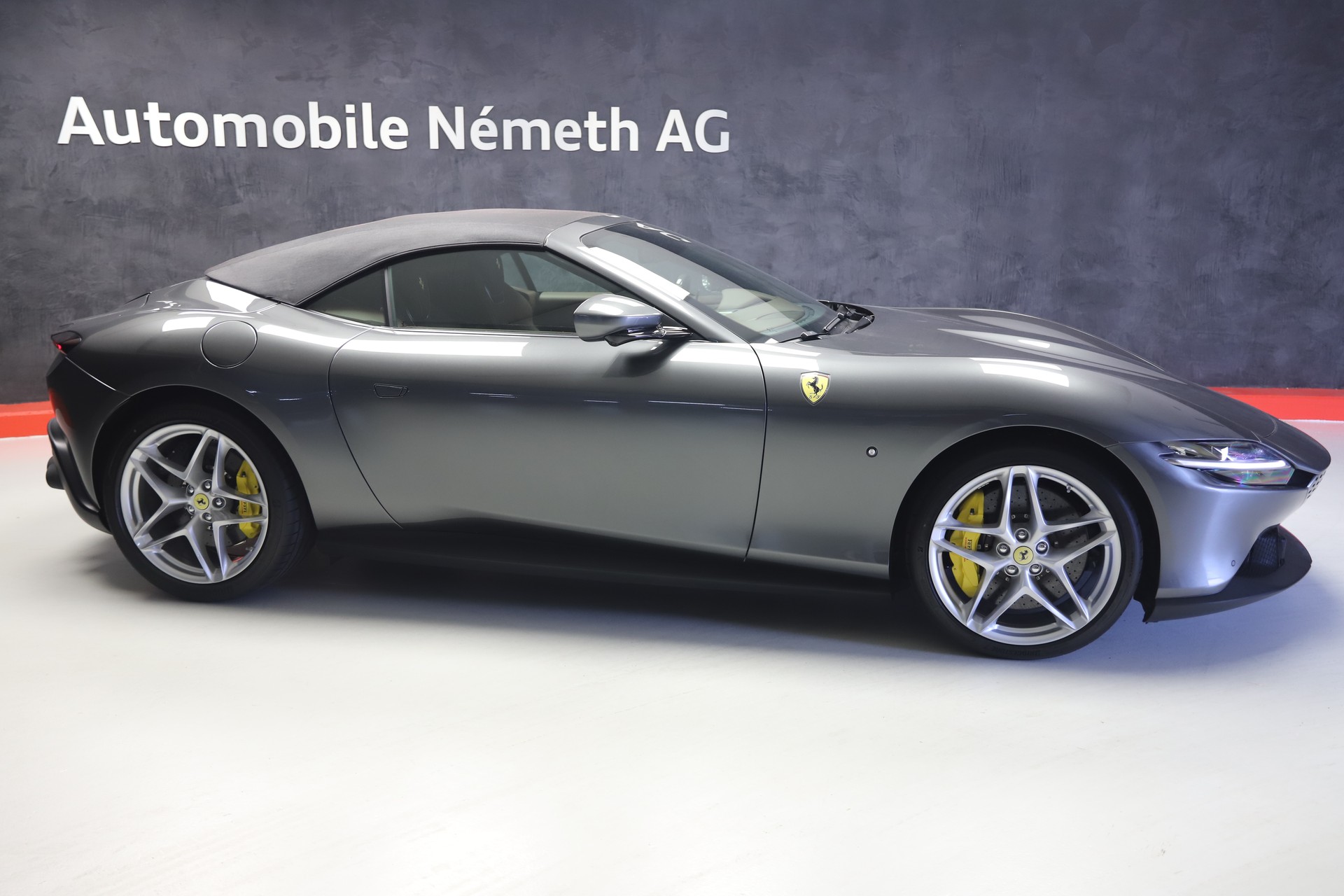 FERRARI Roma 3.9 V8 T-showroom-element-3