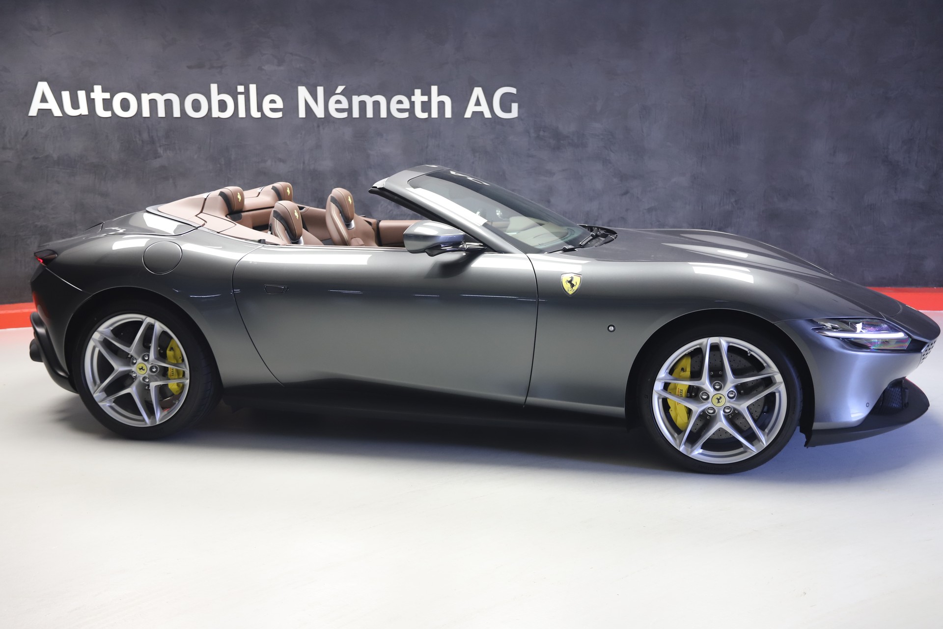 FERRARI Roma 3.9 V8 T-showroom-element-2