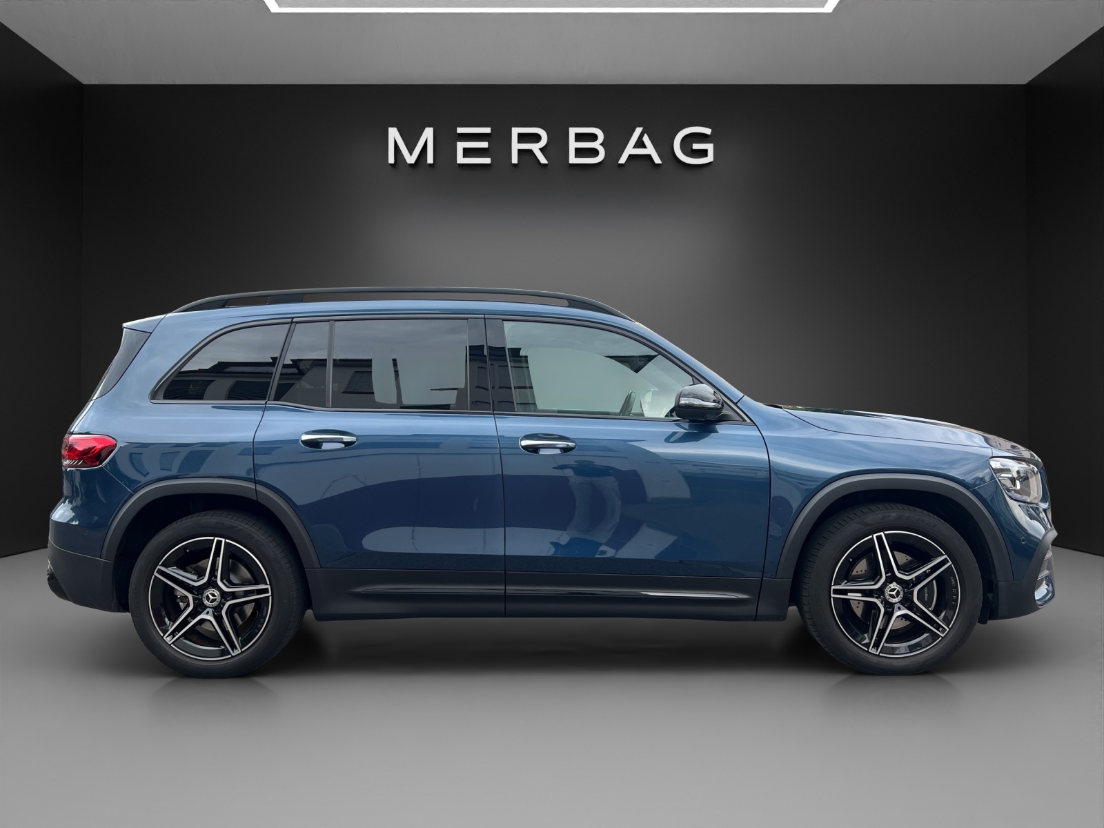 MERCEDES-BENZ GLB 200 4Matic AMG Line 8G-Tronic-image-6