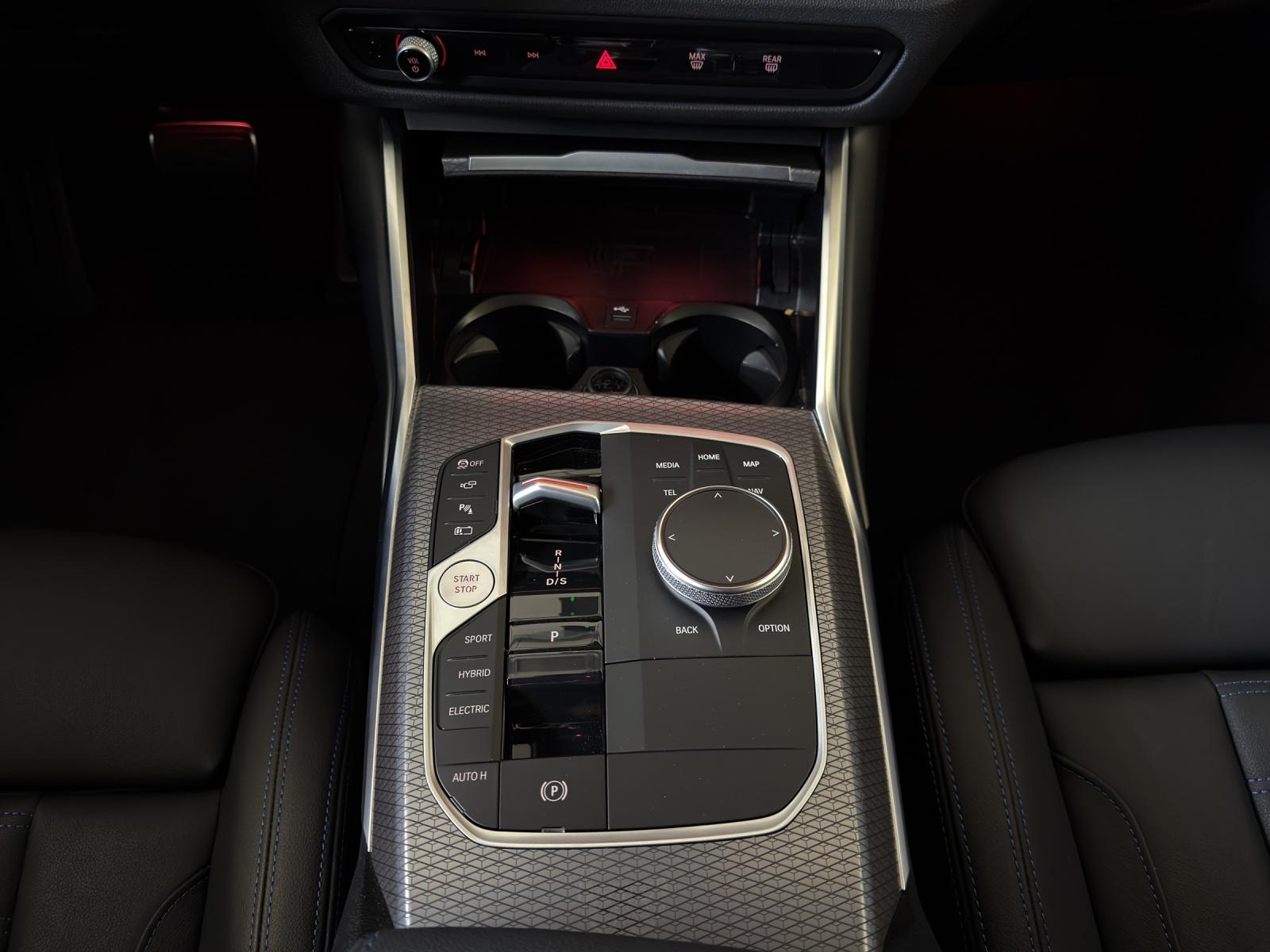BMW 330e xDrive Touring M-SportPaket-image-16