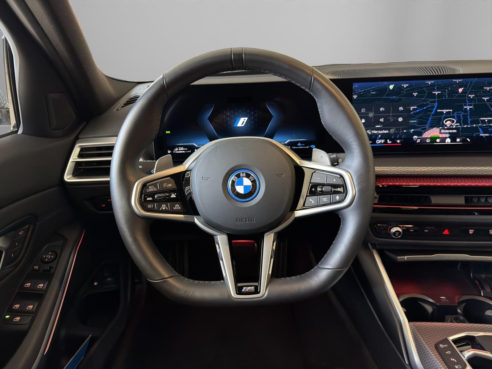 BMW 330e xDrive Touring M-SportPaket-image-13