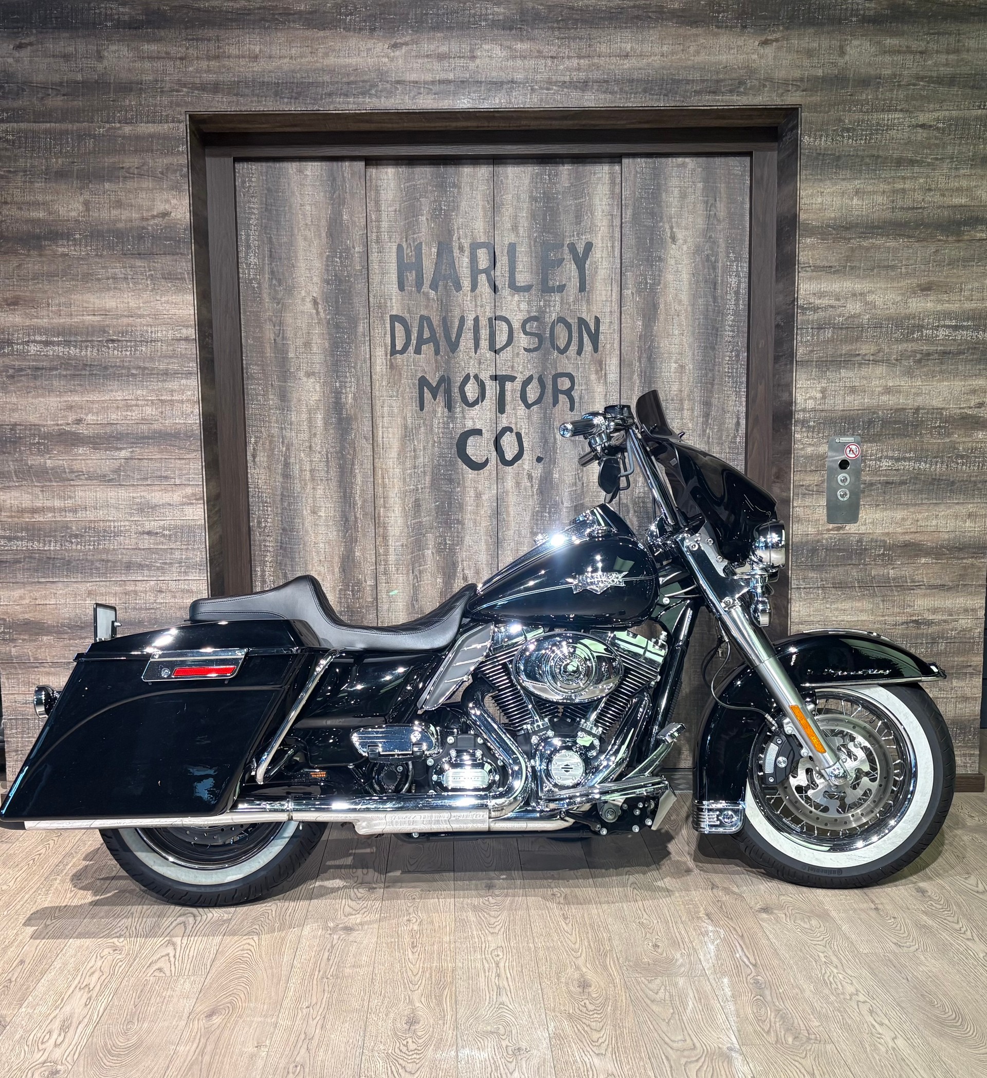 HARLEY-DAVIDSON FLHRC Road King Classic 103 ABS