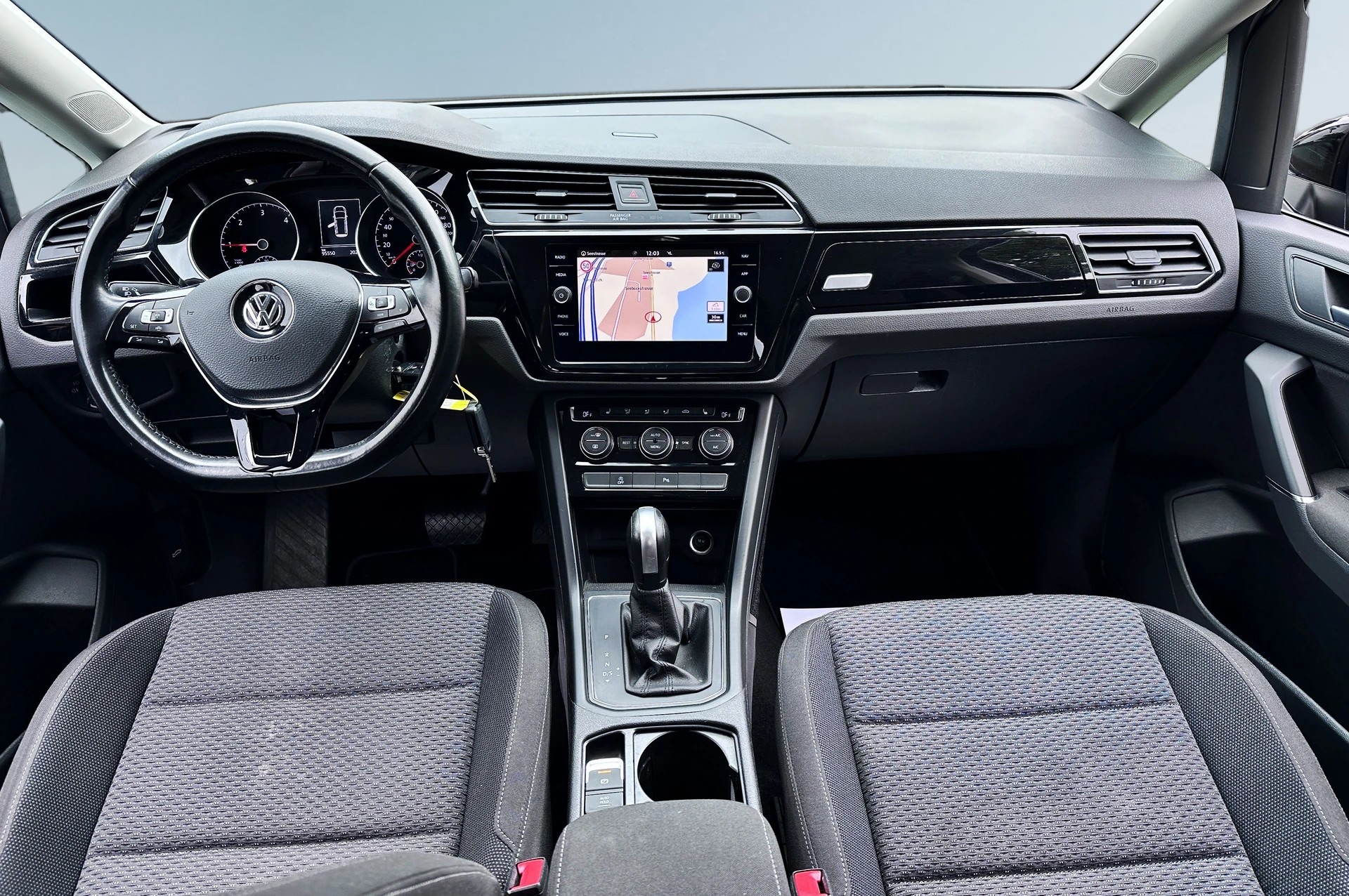 VW Touran 2.0 TDI BlueMotion TechnologyComfortline DSG-image-11