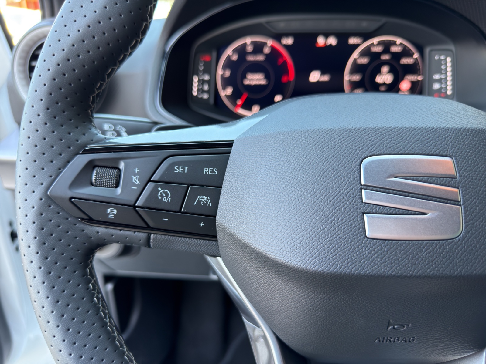 SEAT Ibiza 1.0 TSI 115 Move FR DSG-image-9