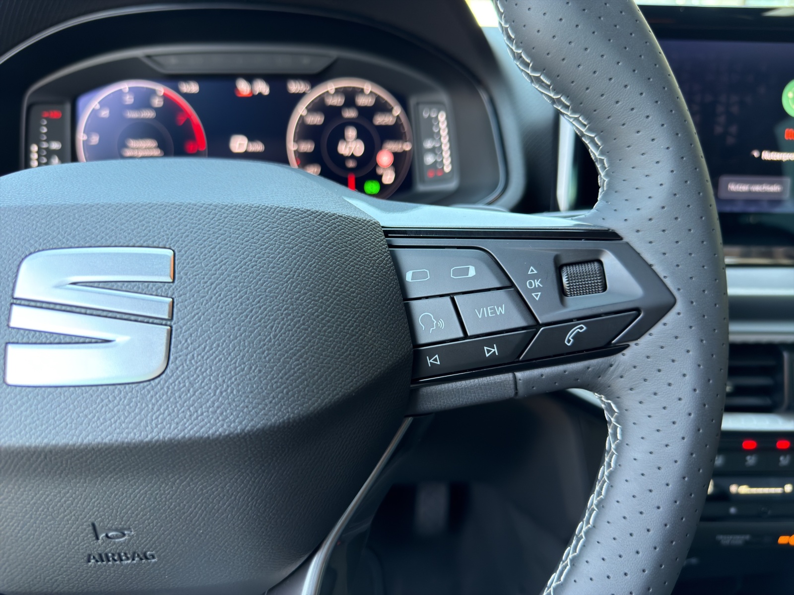 SEAT Ibiza 1.0 TSI 115 Move FR DSG-image-10