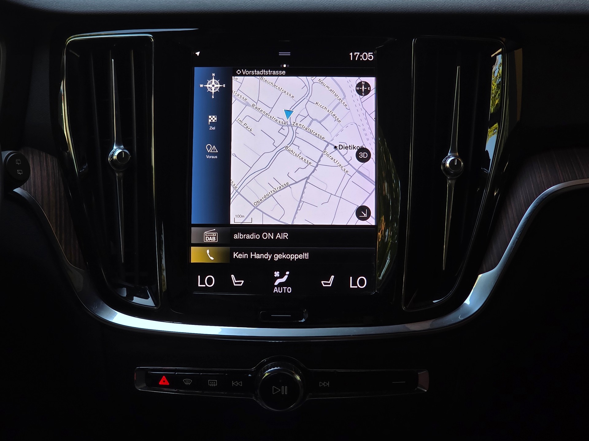VOLVO V60 Cross Country B4 Diesel Mild Hybrid AWD Geartronic * AHK * Top Ausstattung * CH-Fahrzeug *-image-12