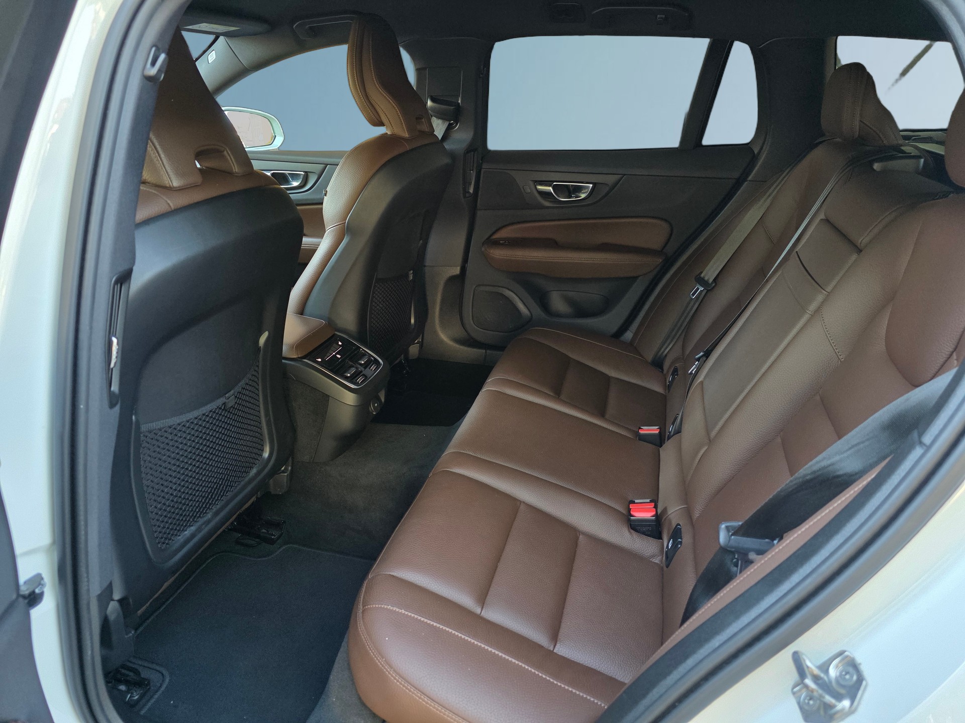 VOLVO V60 Cross Country B4 Diesel Mild Hybrid AWD Geartronic * AHK * Top Ausstattung * CH-Fahrzeug *-image-21