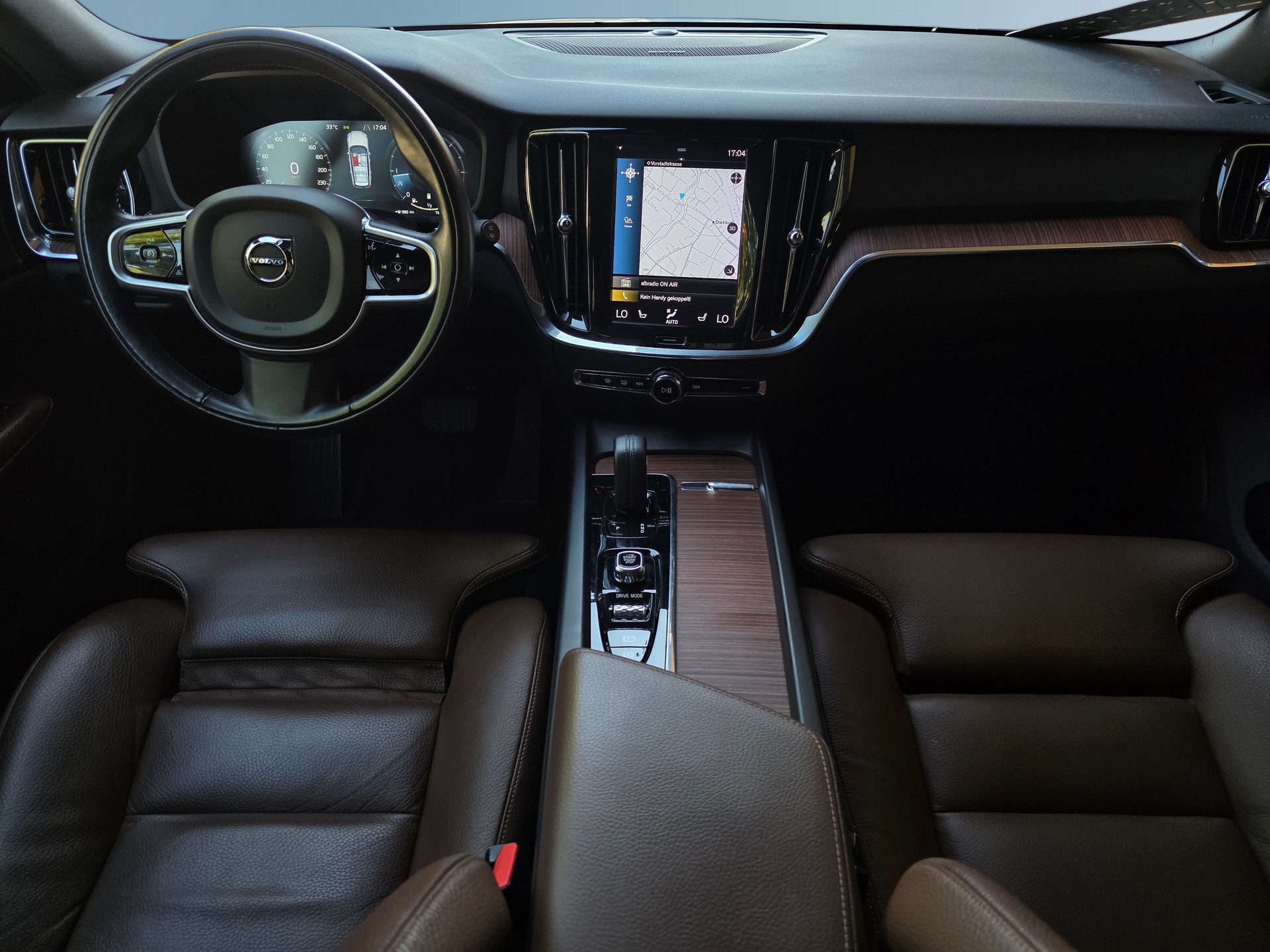 VOLVO V60 Cross Country B4 Diesel Mild Hybrid AWD Geartronic * AHK * Top Ausstattung * CH-Fahrzeug *-image-9