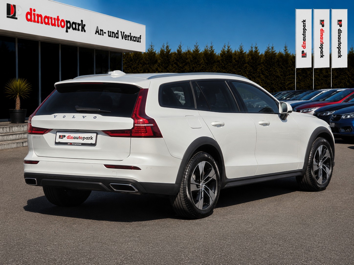 VOLVO V60 Cross Country B4 Diesel Mild Hybrid AWD Geartronic * AHK * Top Ausstattung * CH-Fahrzeug *-showroom-element-3