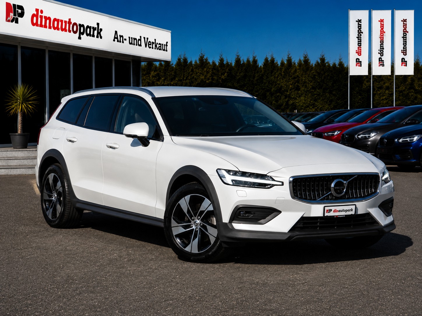 VOLVO V60 Cross Country B4 Diesel Mild Hybrid AWD Geartronic * AHK * Top Ausstattung * CH-Fahrzeug *-showroom-element-2