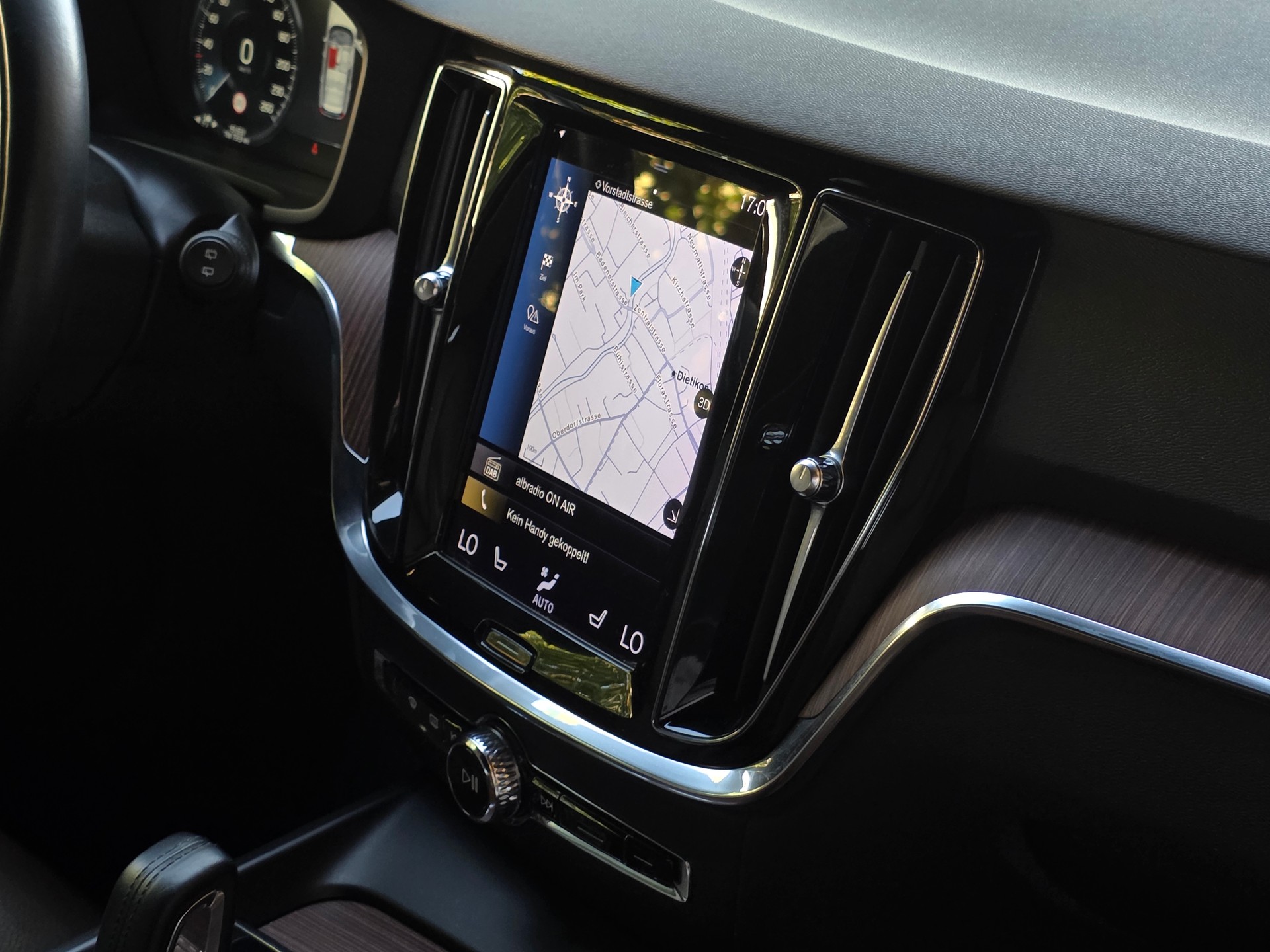 VOLVO V60 Cross Country B4 Diesel Mild Hybrid AWD Geartronic * AHK * Top Ausstattung * CH-Fahrzeug *-image-20