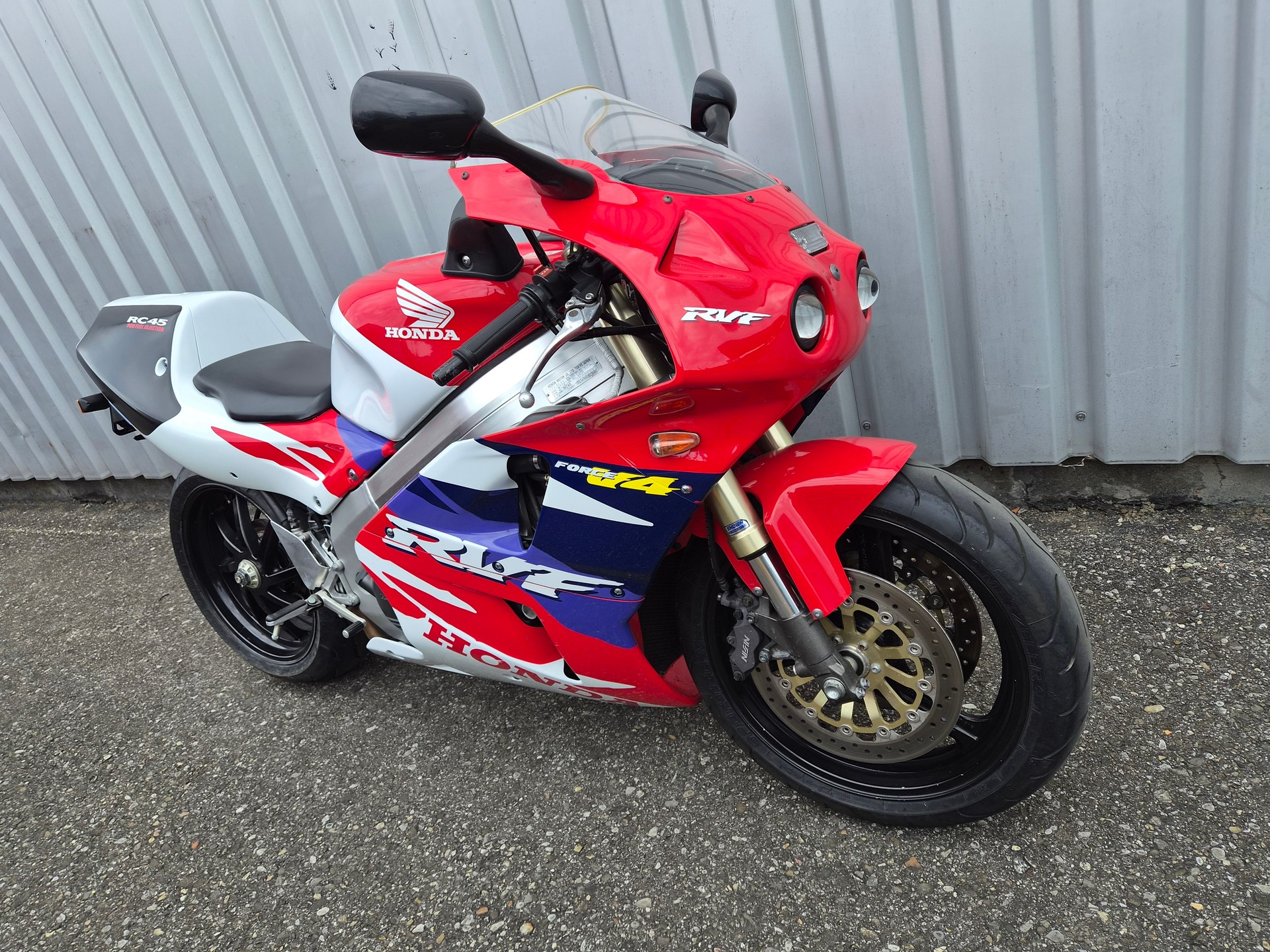 HONDA RVF 750 R RC45 KUNDENAUFTRAG-showroom-element-1